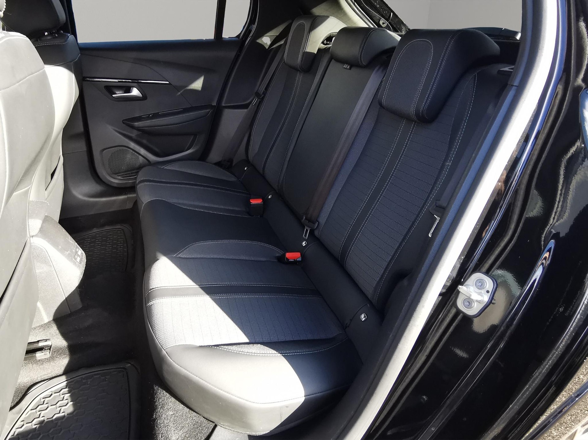 PEUGEOT 208 e-Allure Pack-image-7