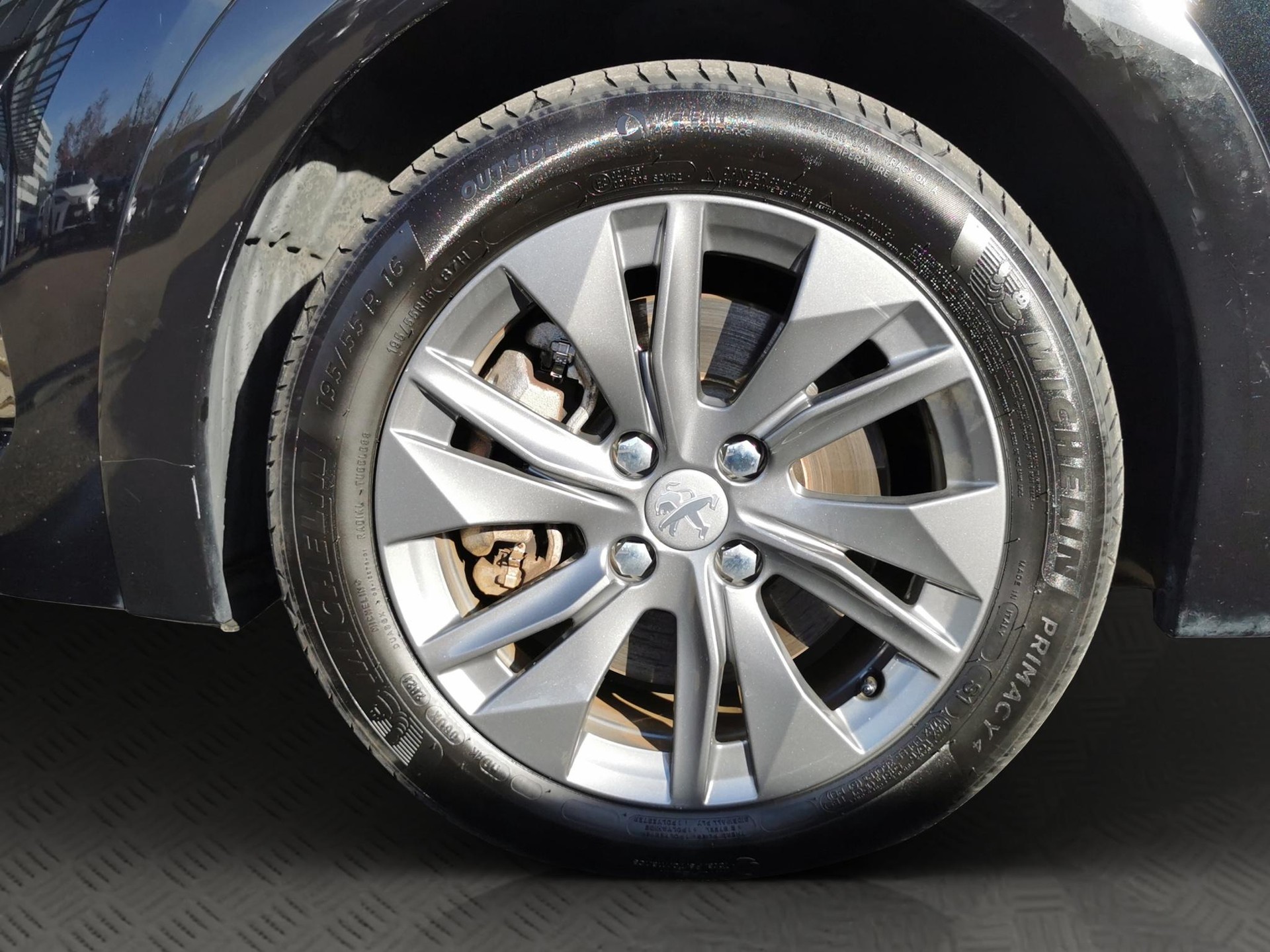 PEUGEOT 208 e-Allure Pack-image-9
