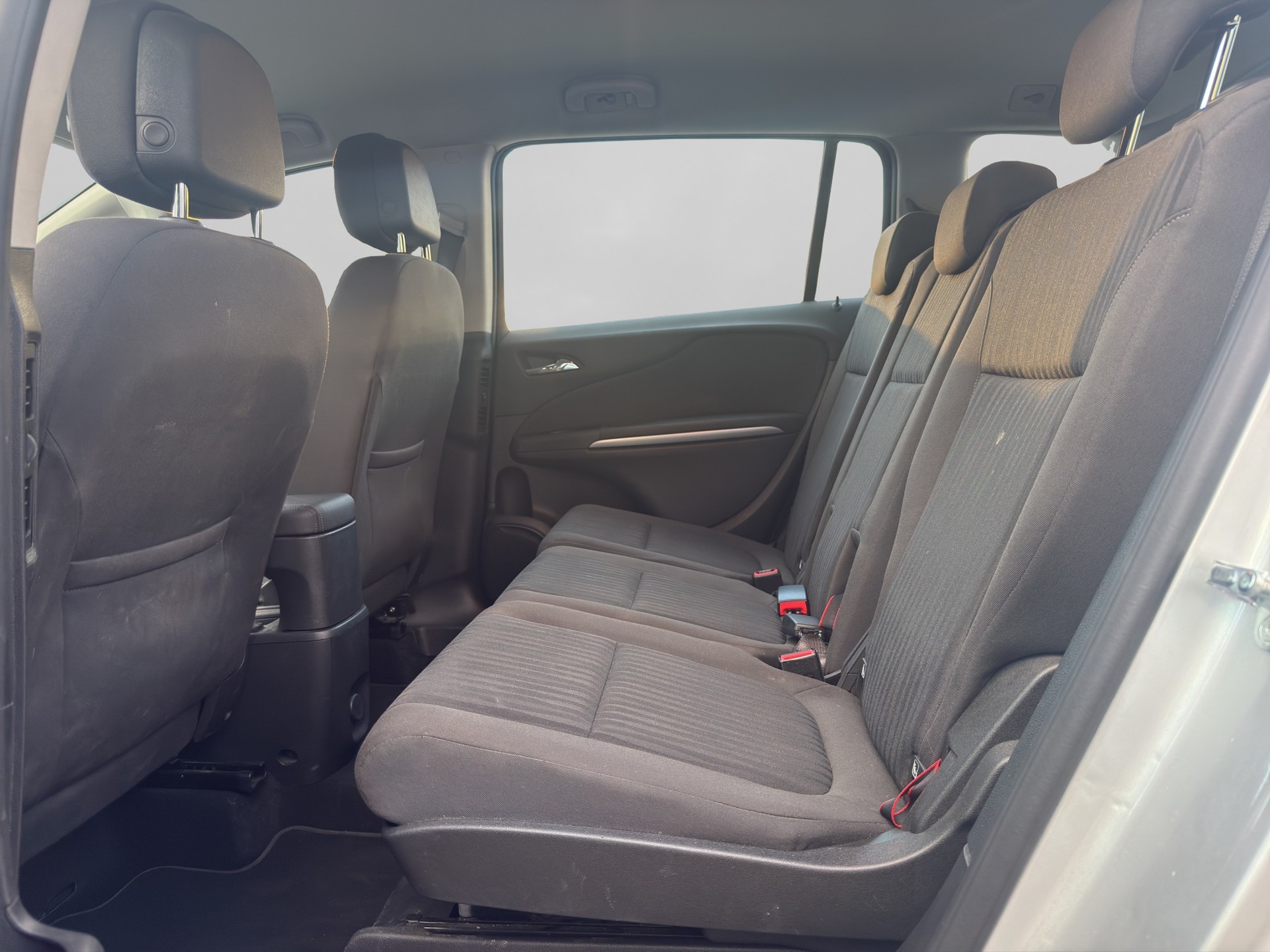 OPEL Zafira 1.4i Turbo Enjoy-image-11
