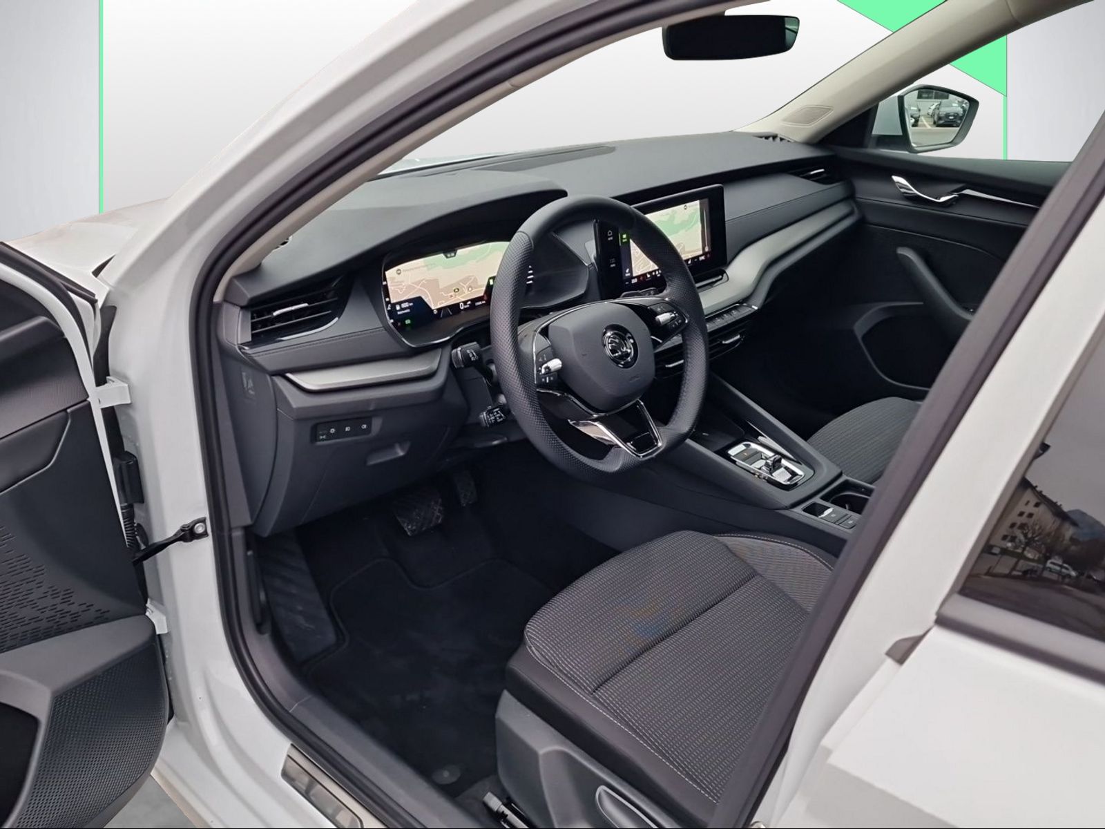 SKODA Octavia Combi 2.0 TDI DSG Ambition-image-5