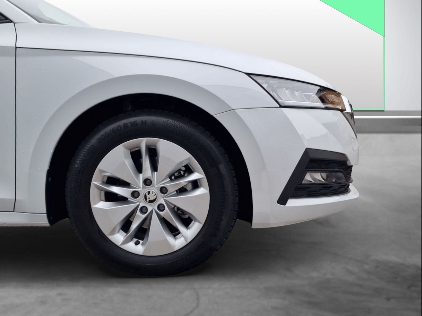SKODA Octavia Combi 2.0 TDI DSG Ambition-image-14
