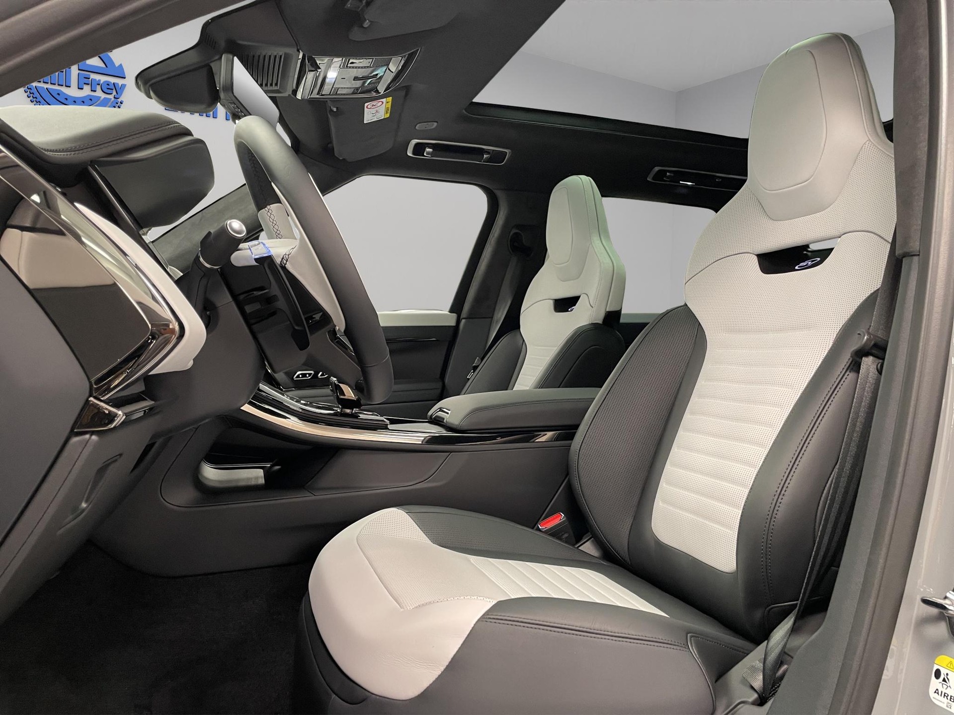 LAND ROVER Range Rover Sport 4.4 V8 SV Edition Two-image-7