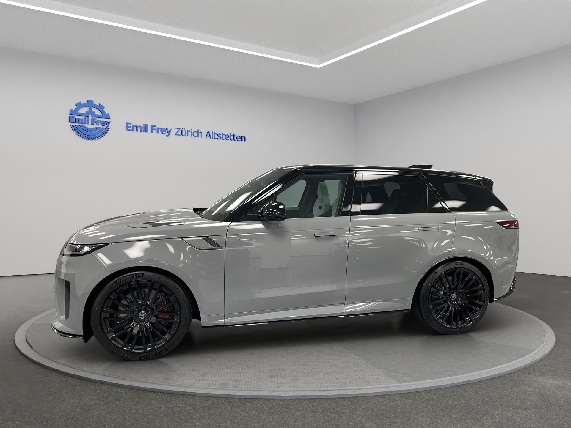 LAND ROVER Range Rover Sport 4.4 V8 SV Edition Two-showroom-element-3