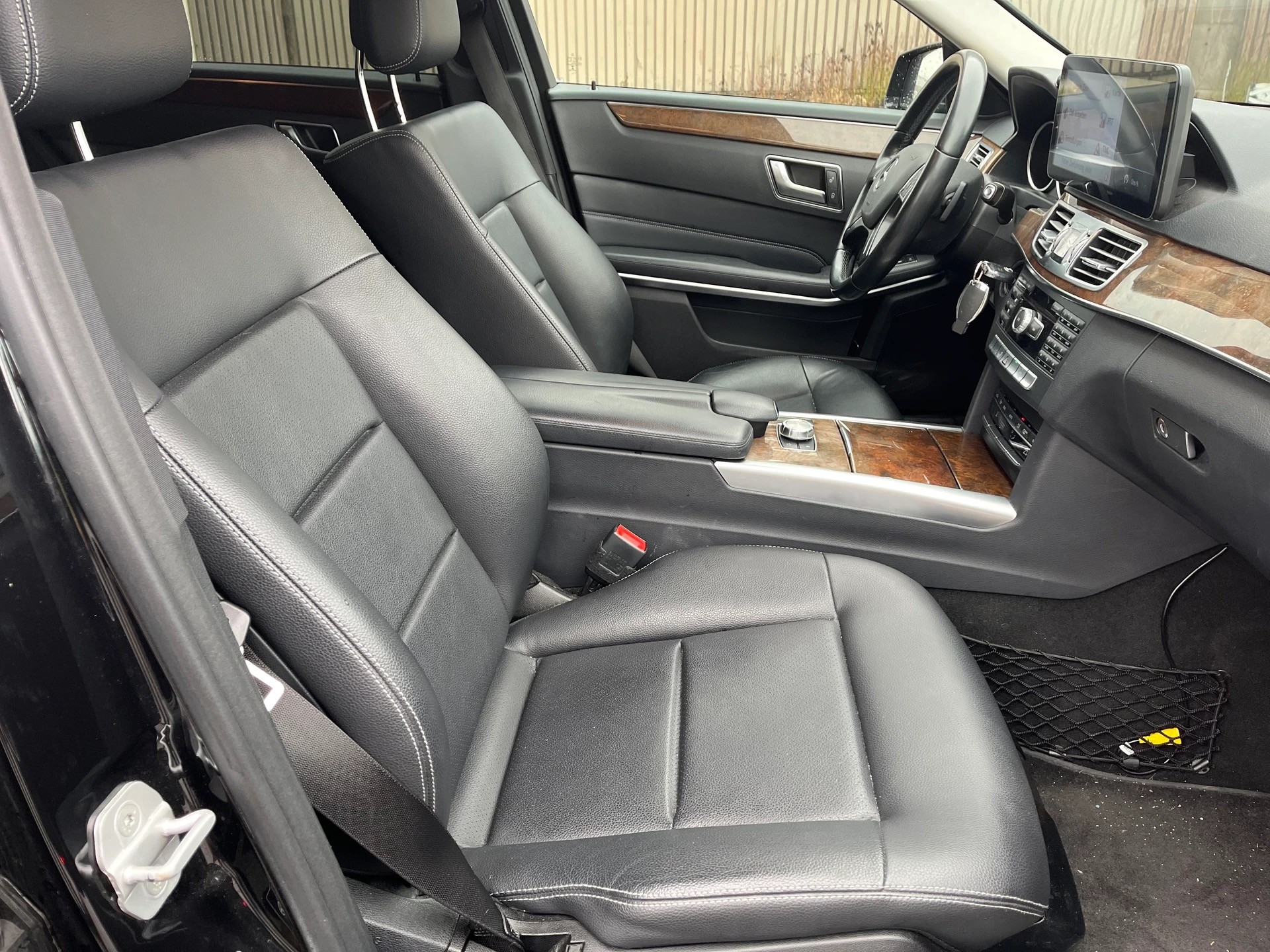 MERCEDES-BENZ E 250 CDI Avantgarde 4Matic 7G-Tronic-image-4