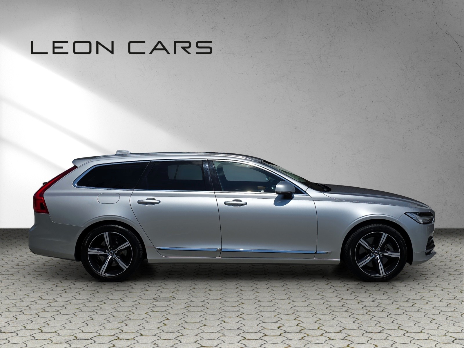 VOLVO V90 D5 AWD Inscription Geartronic Powerpulse-showroom-element-3