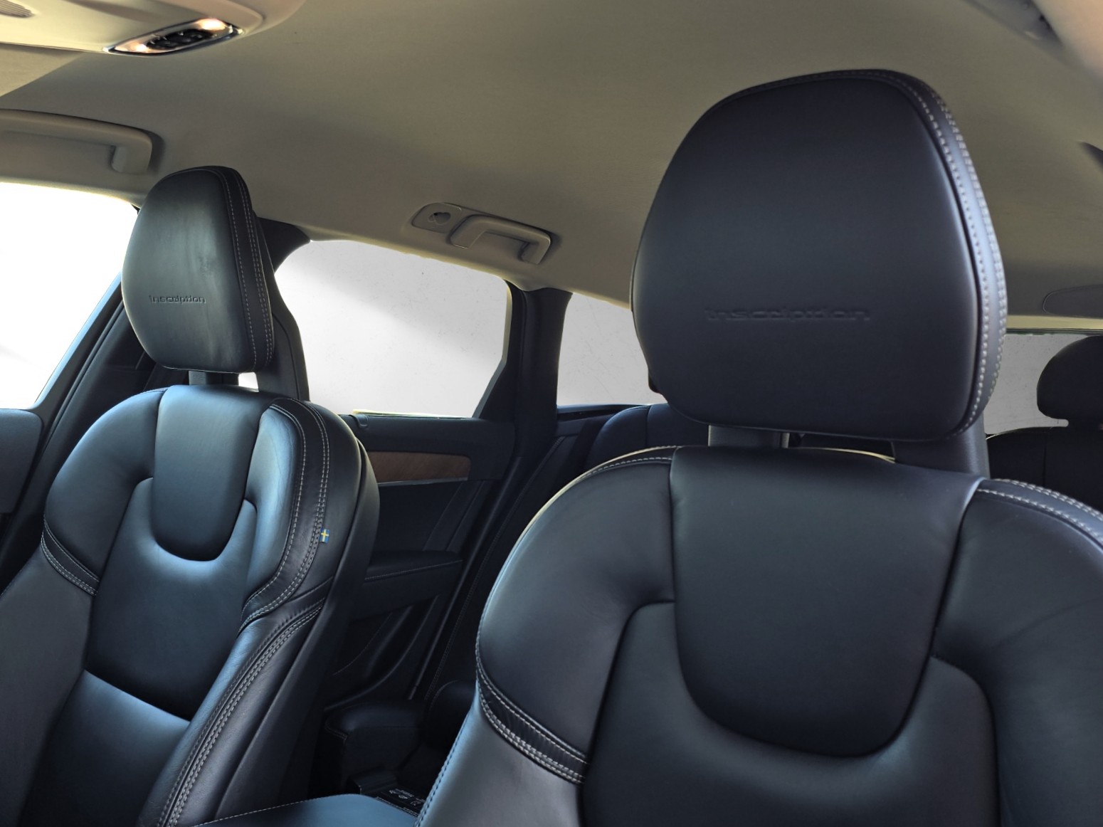 VOLVO V90 D5 AWD Inscription Geartronic Powerpulse-image-16