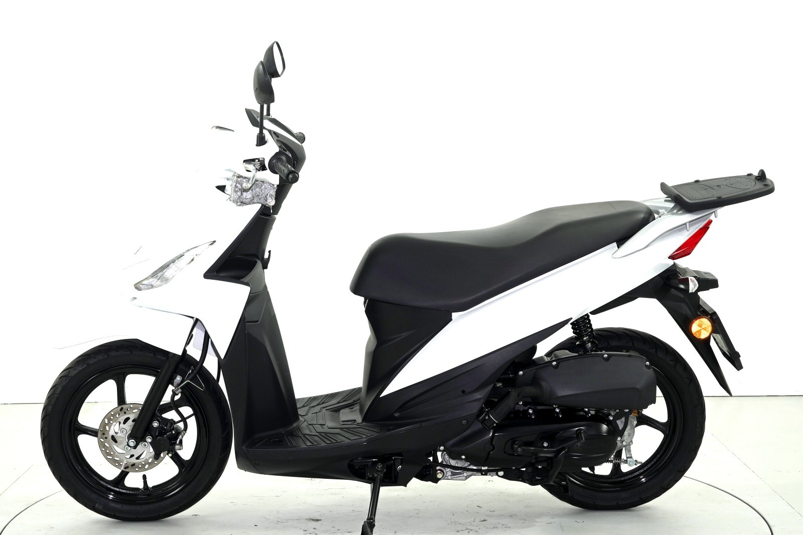 SUZUKI UK 110 ABS-image-4
