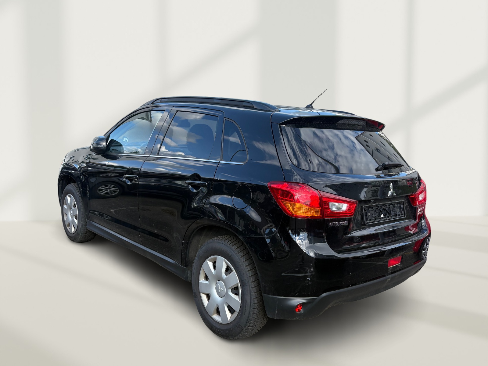MITSUBISHI ASX 2.2 DID Invite 4WD Automatic-showroom-element-2
