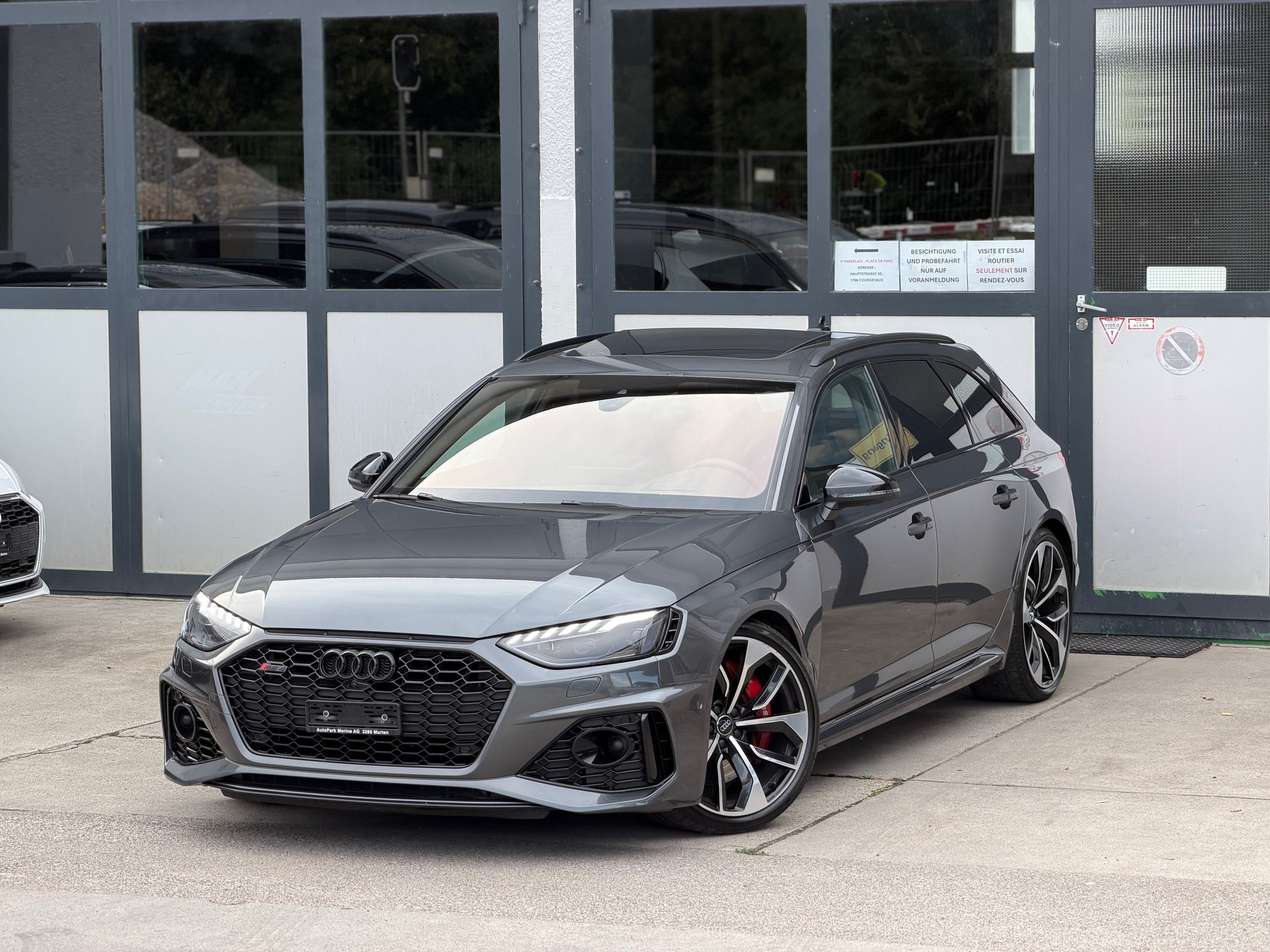 AUDI RS4 Avant quattro tiptronic