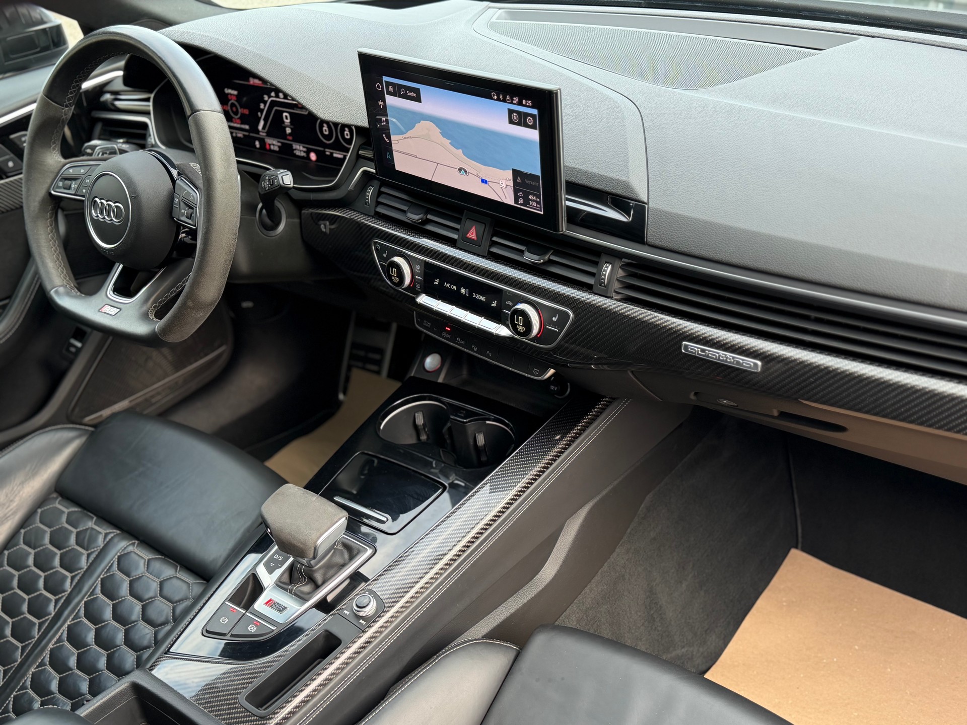 AUDI RS4 Avant quattro tiptronic-image-14