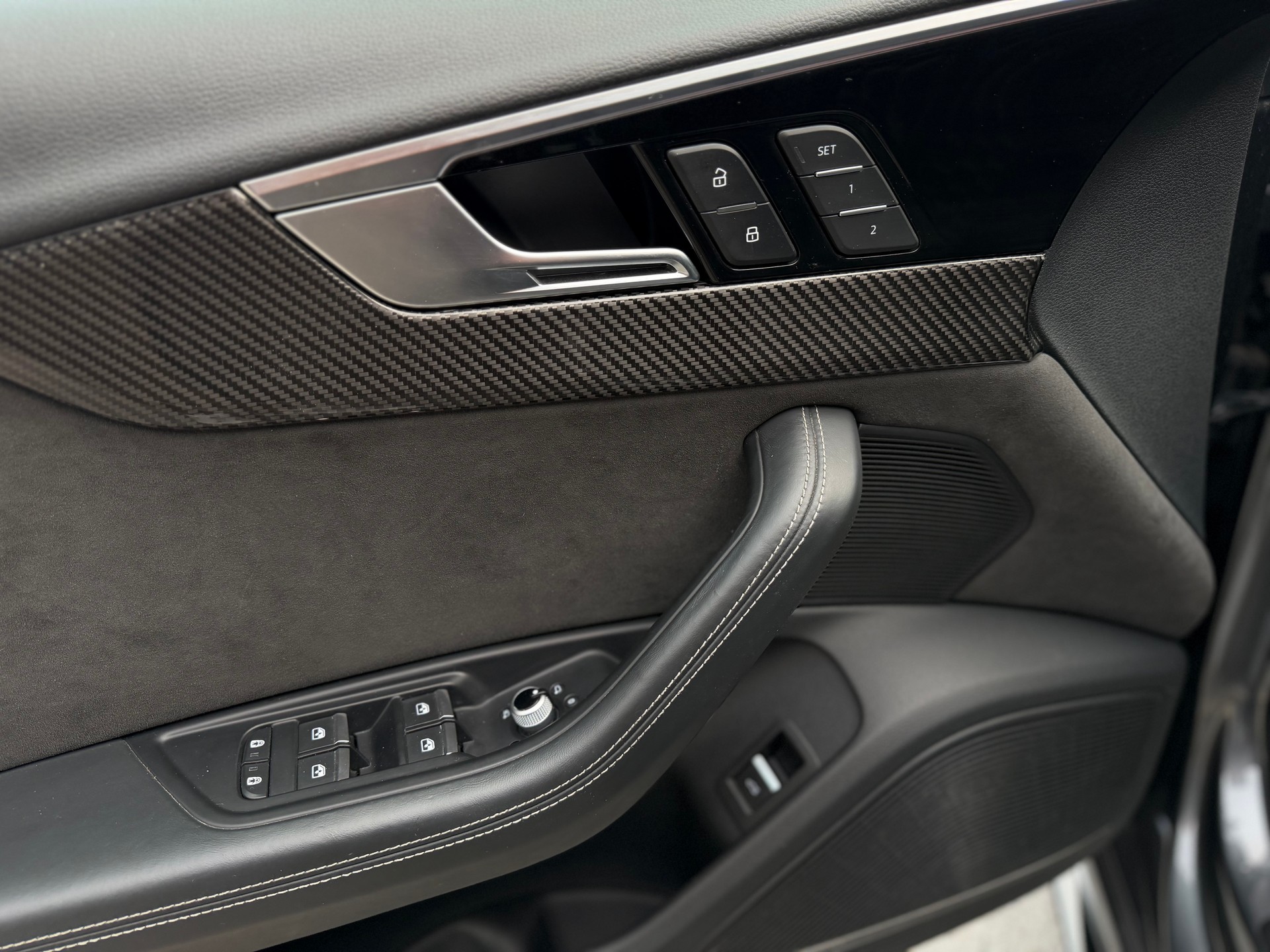 AUDI RS4 Avant quattro tiptronic-image-20