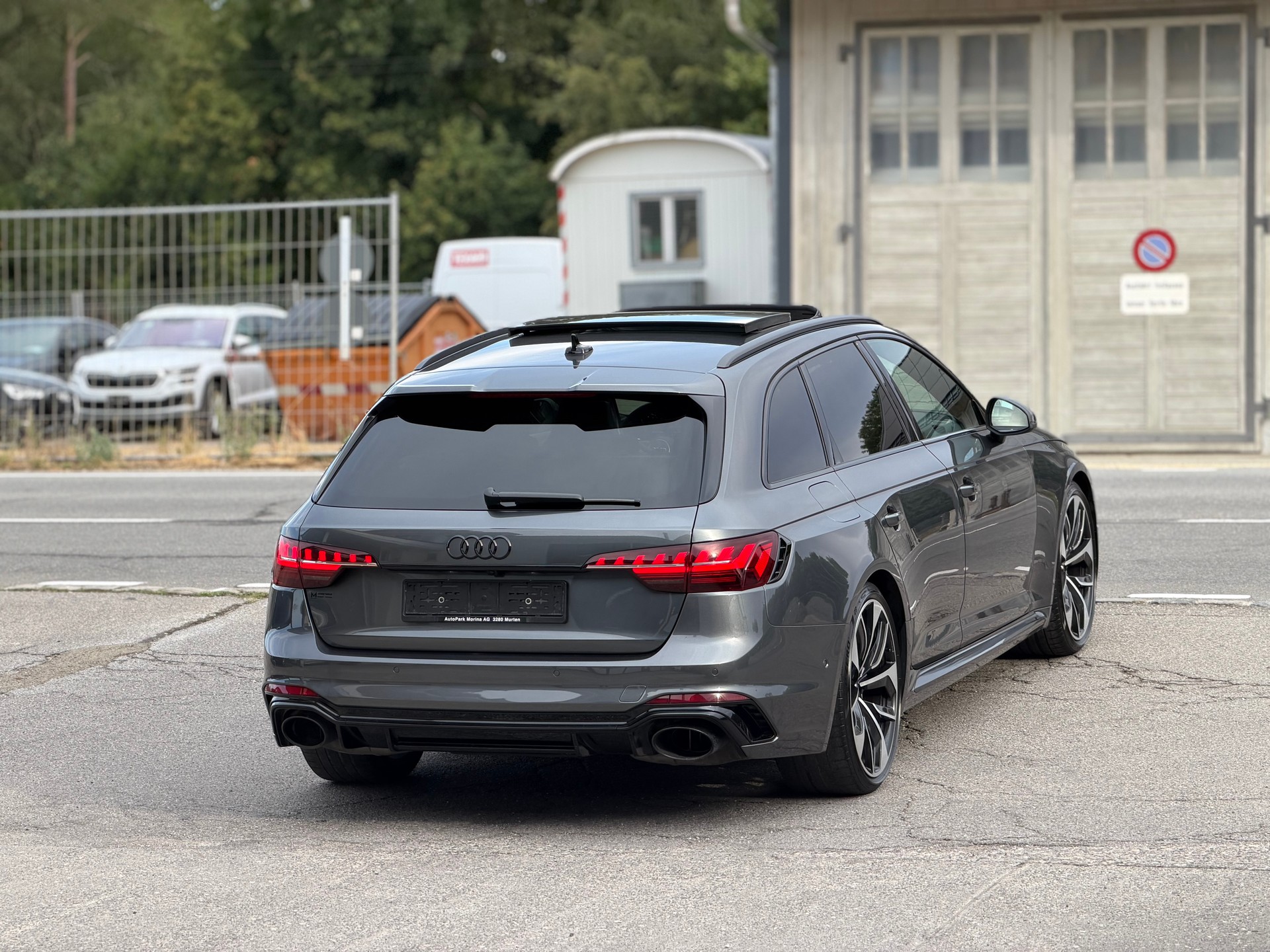 AUDI RS4 Avant quattro tiptronic-image-4