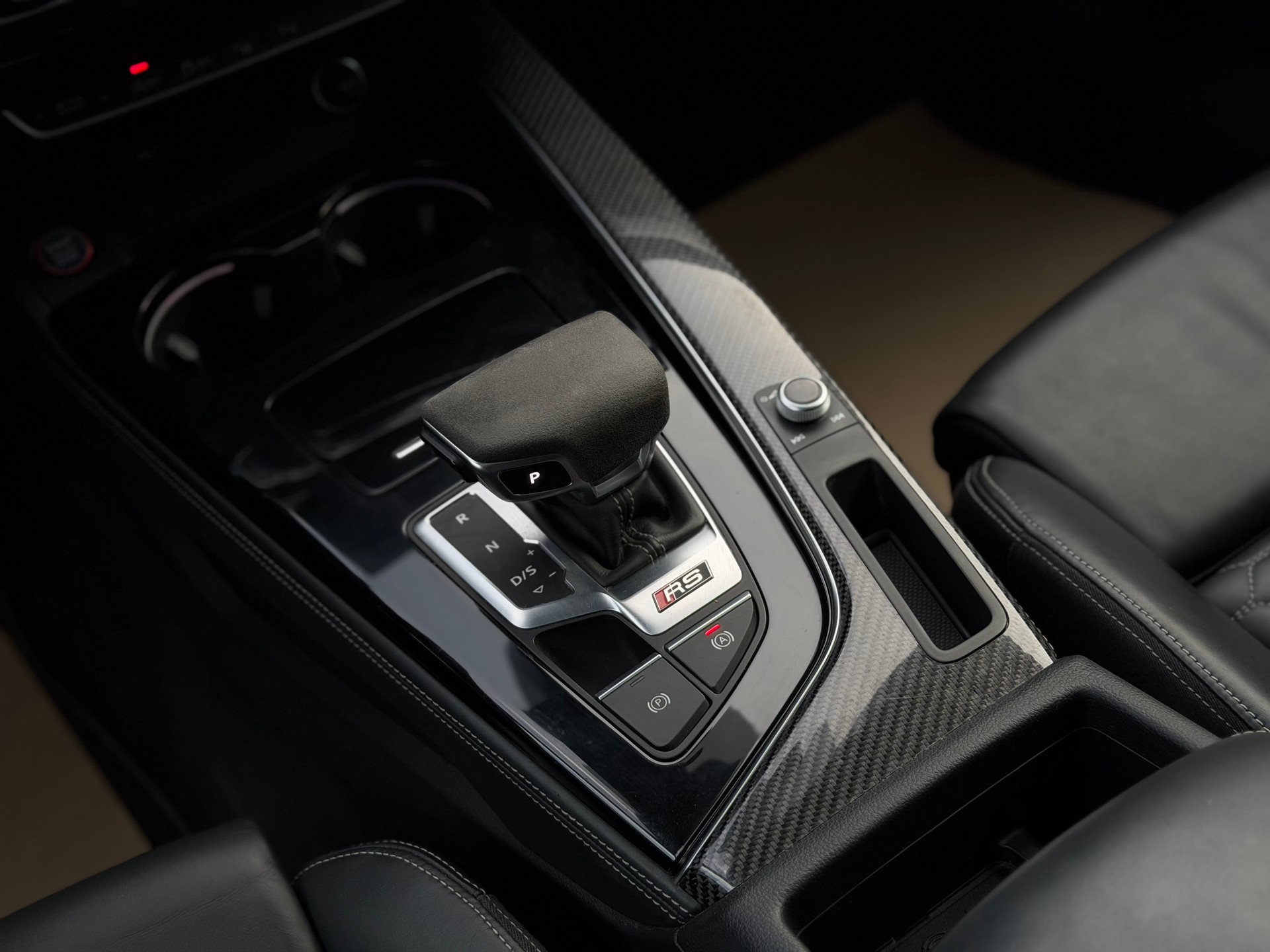 AUDI RS4 Avant quattro tiptronic-image-17