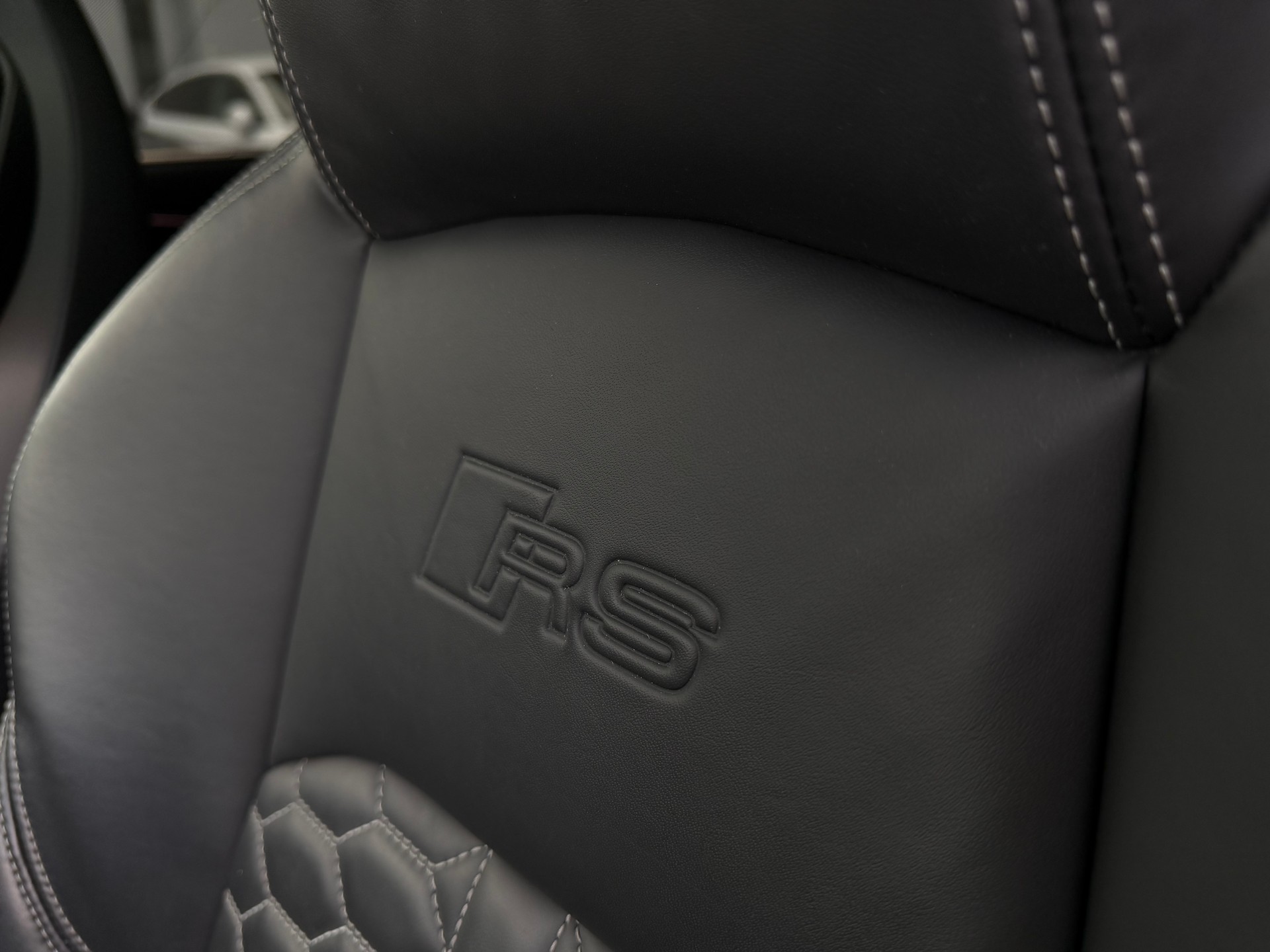 AUDI RS4 Avant quattro tiptronic-image-19