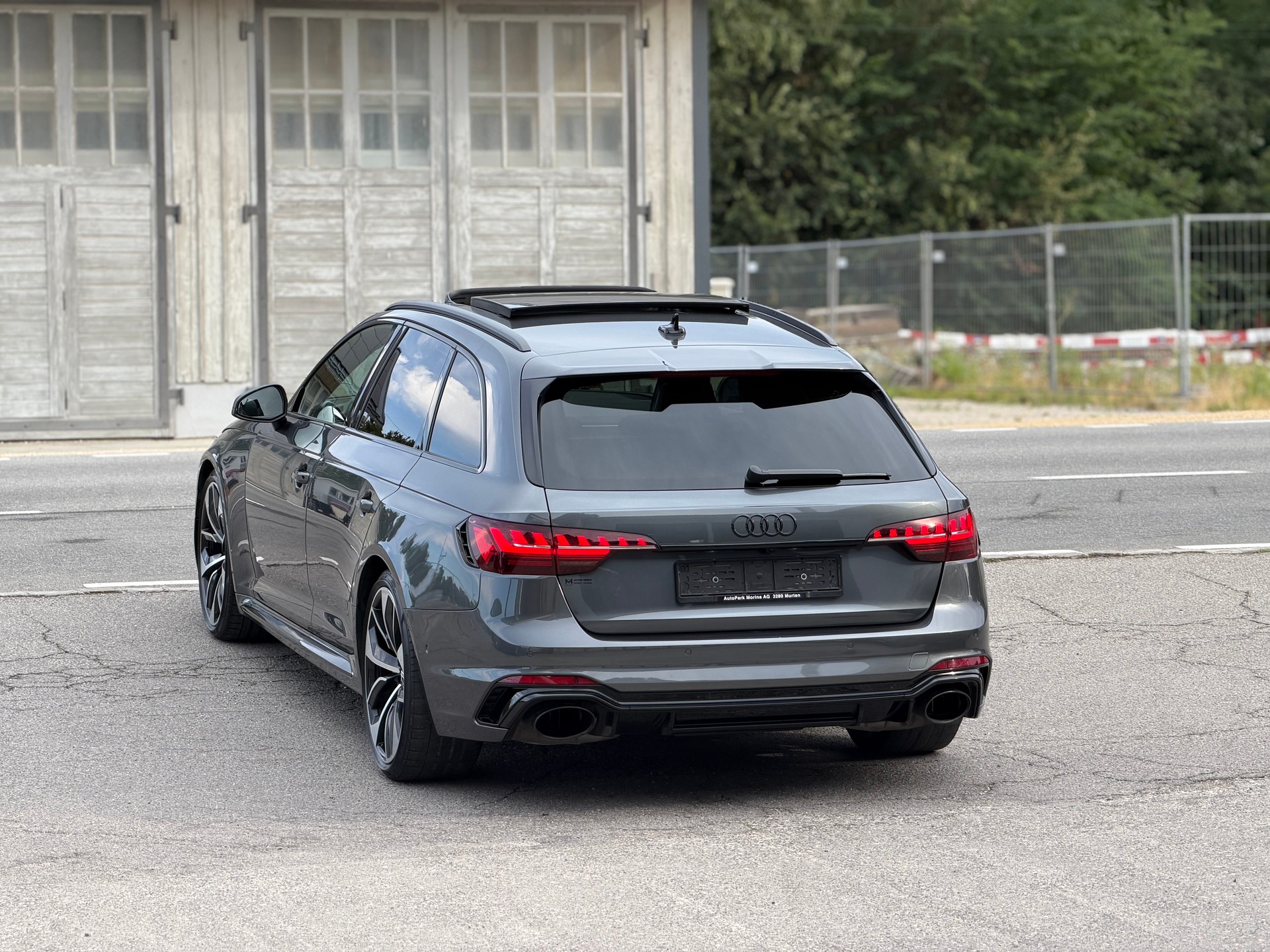 AUDI RS4 Avant quattro tiptronic-image-6