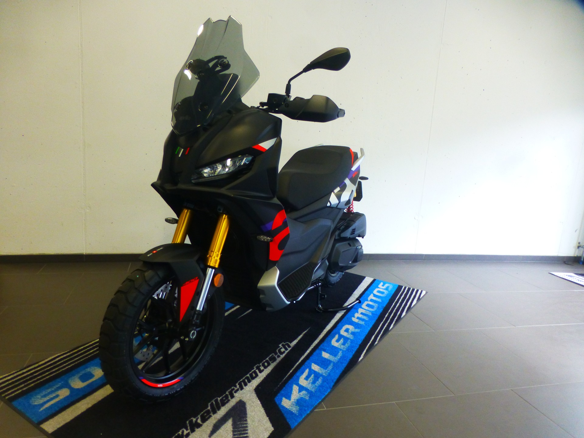 APRILIA SR 400 GT Replica-image-10