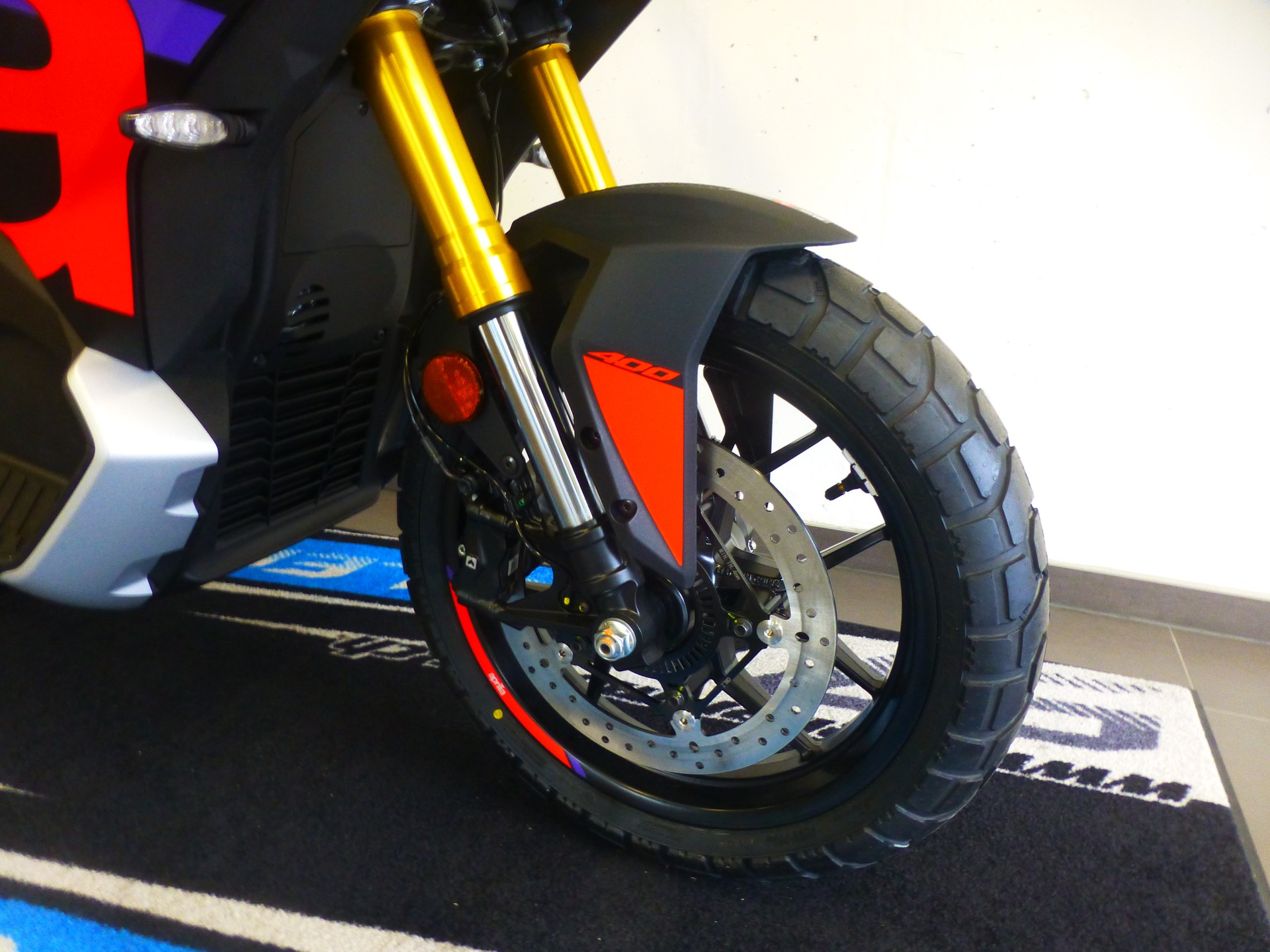 APRILIA SR 400 GT Replica-image-7