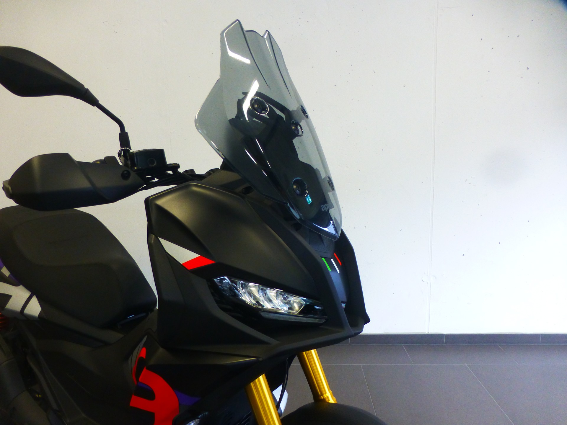 APRILIA SR 400 GT Replica-image-8