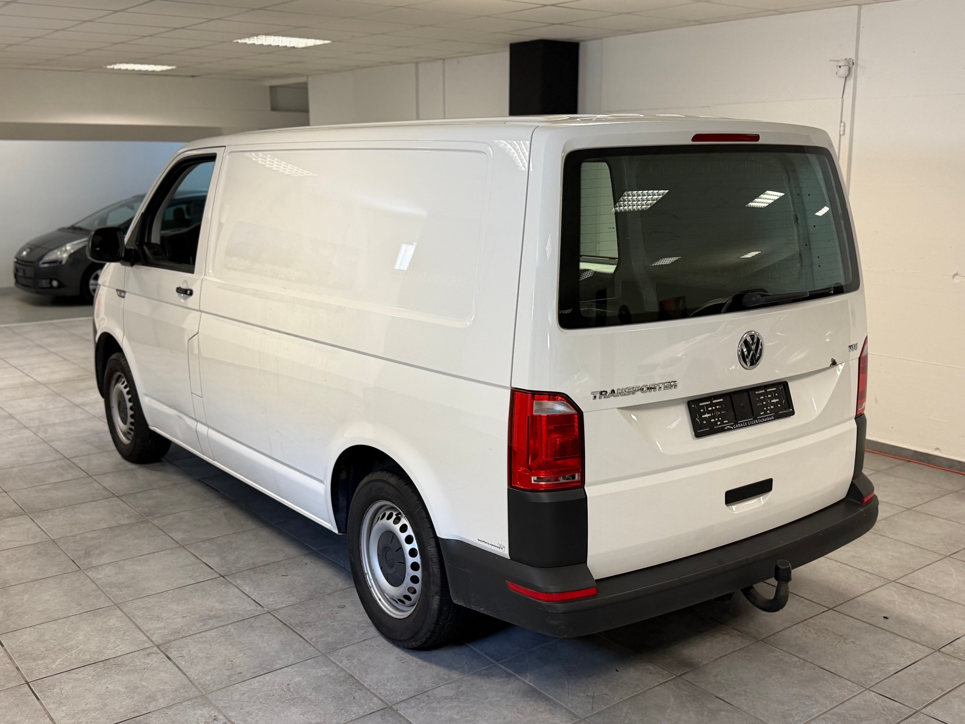 VW T6 2.0 TDI Entry-image-7