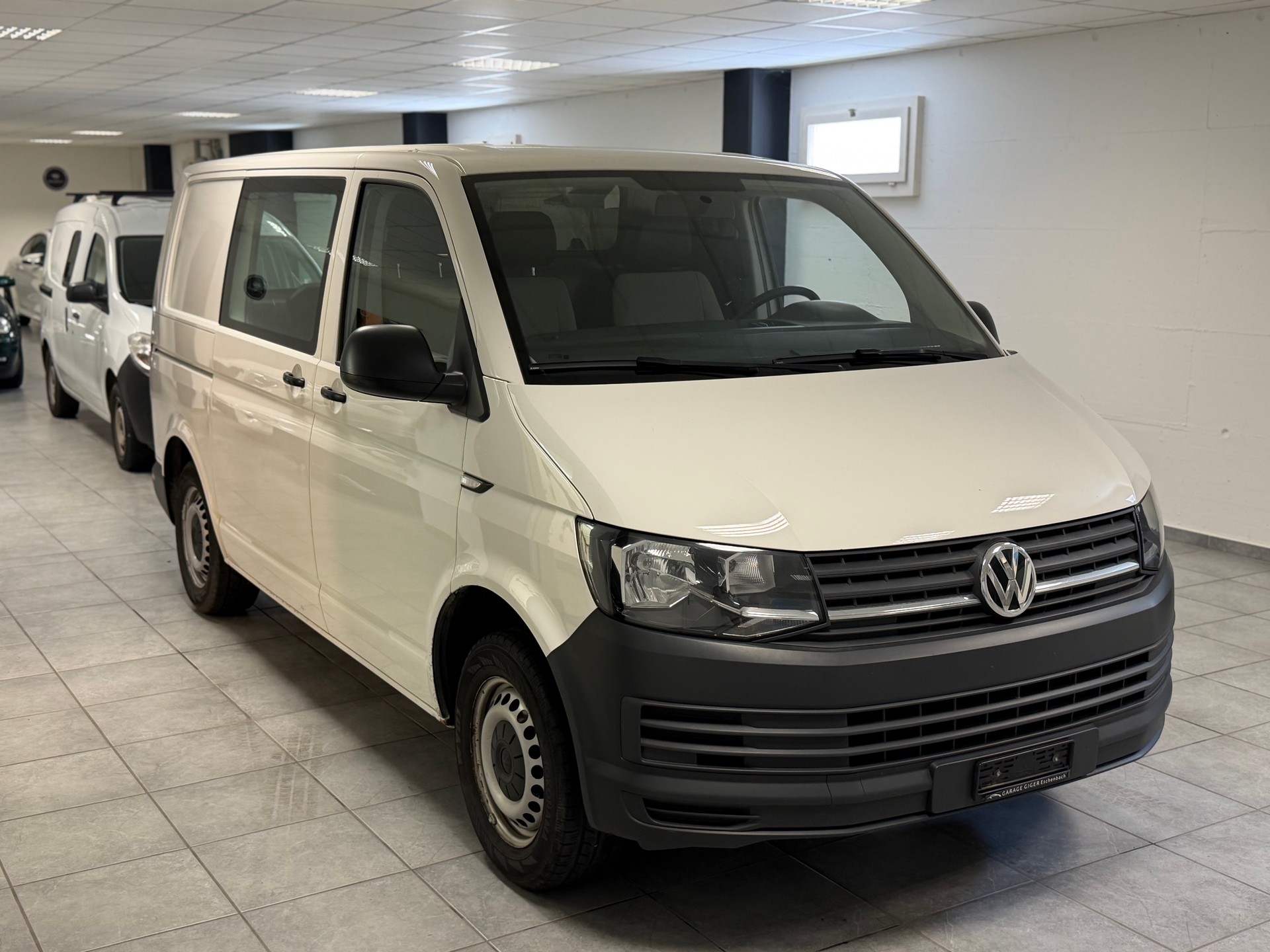 VW T6 2.0 TDI Entry-image-5