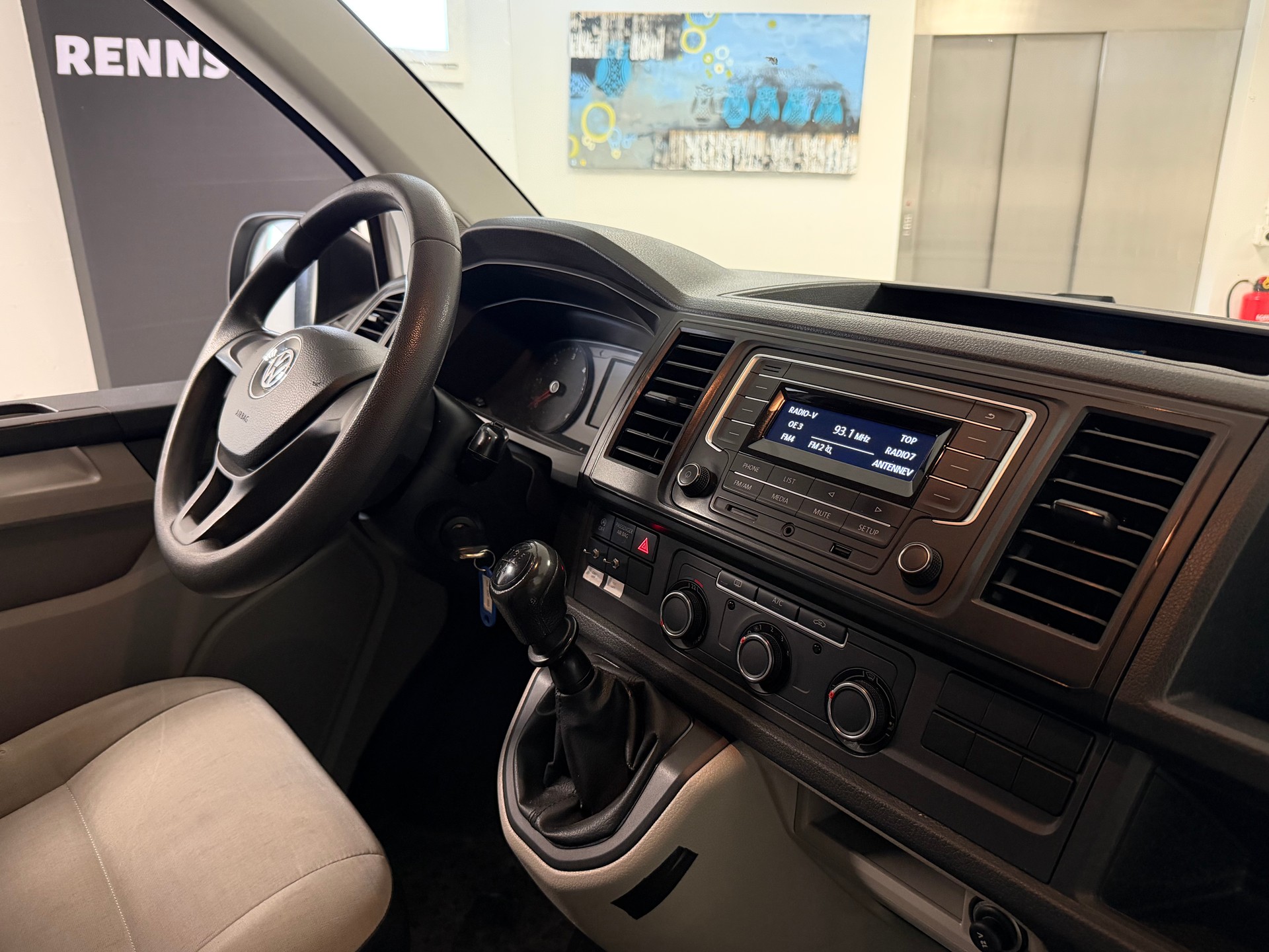 VW T6 2.0 TDI Entry-image-16