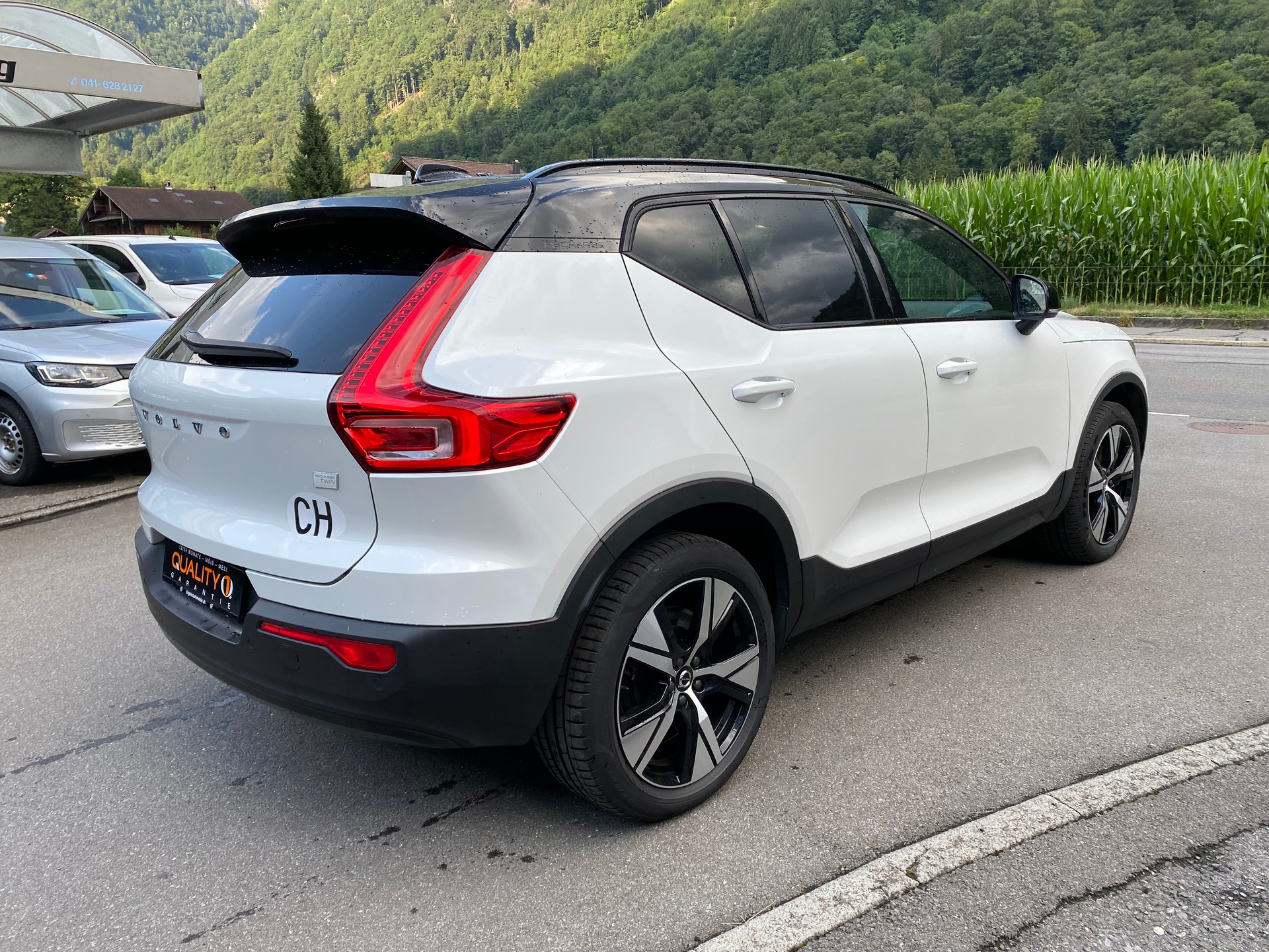 VOLVO XC40 Recharge P8 Twin AWD Pure Electric Plus-image-13