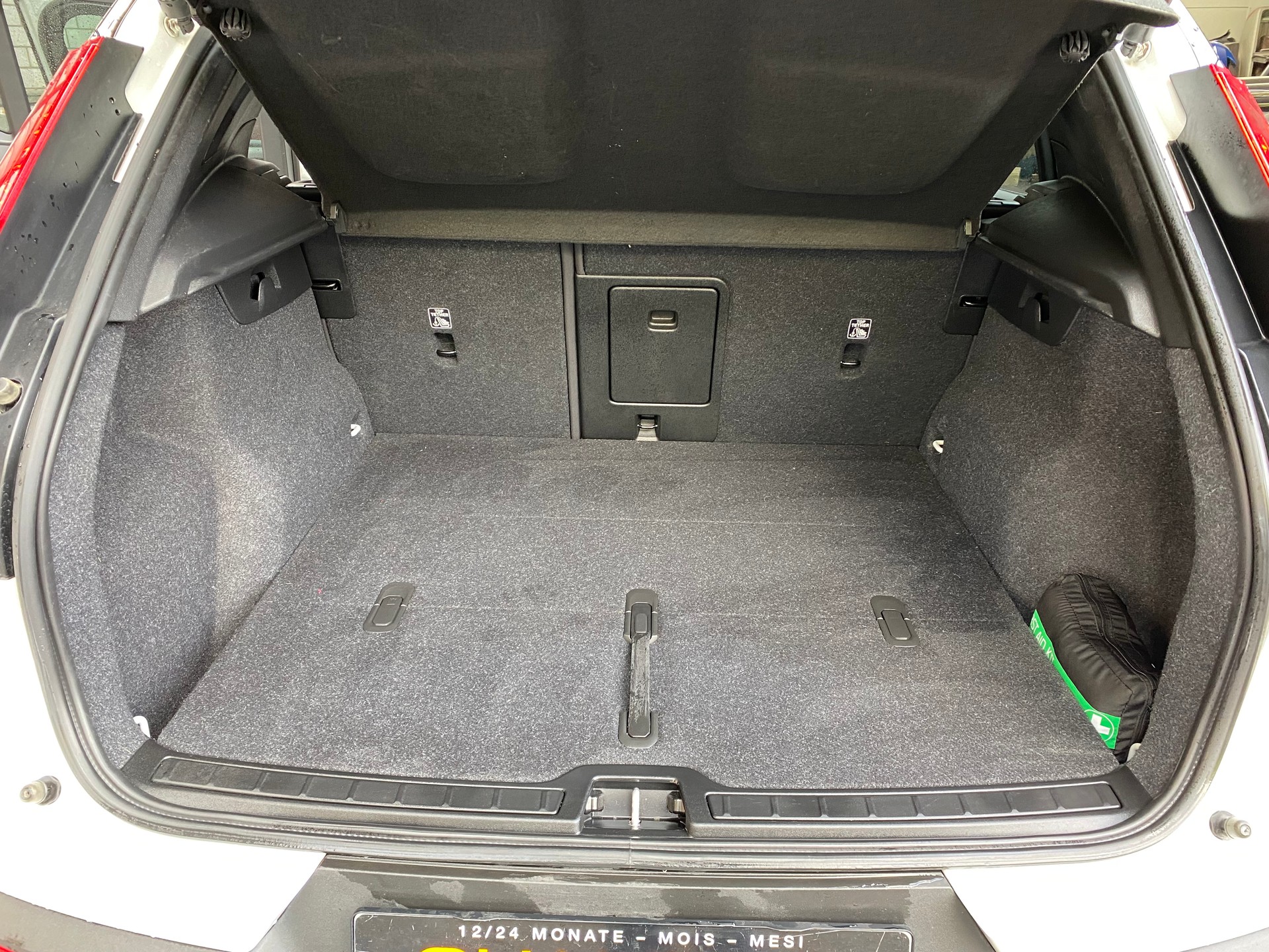 VOLVO XC40 Recharge P8 Twin AWD Pure Electric Plus-image-9