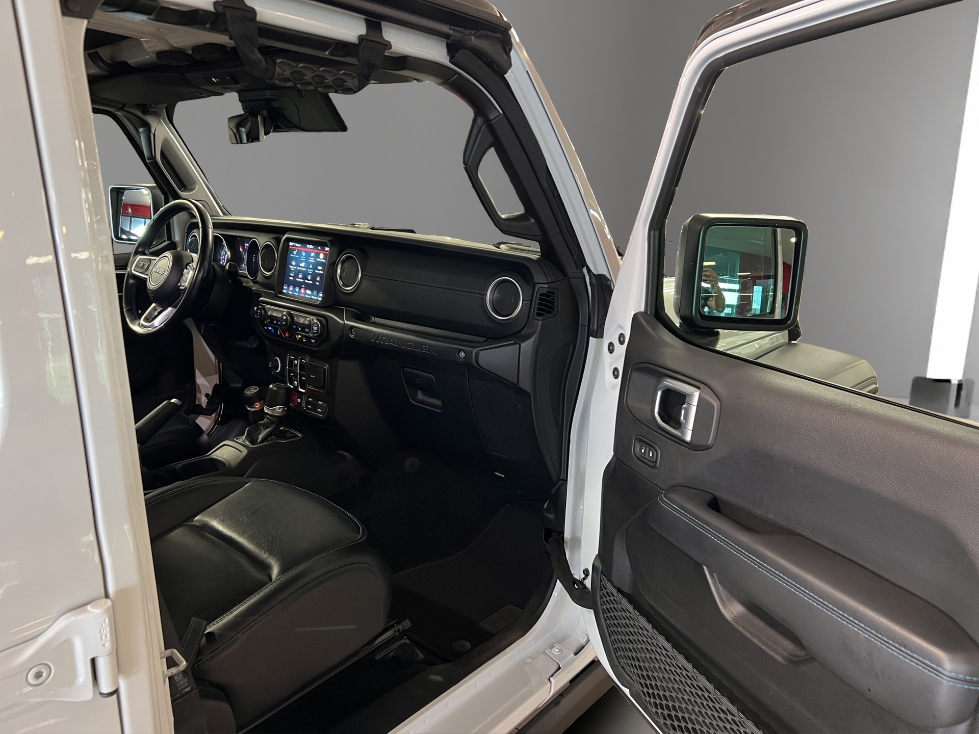 JEEP Wrangler 2.0 PHEV Unlimited Rubicon DT Automatic-image-16