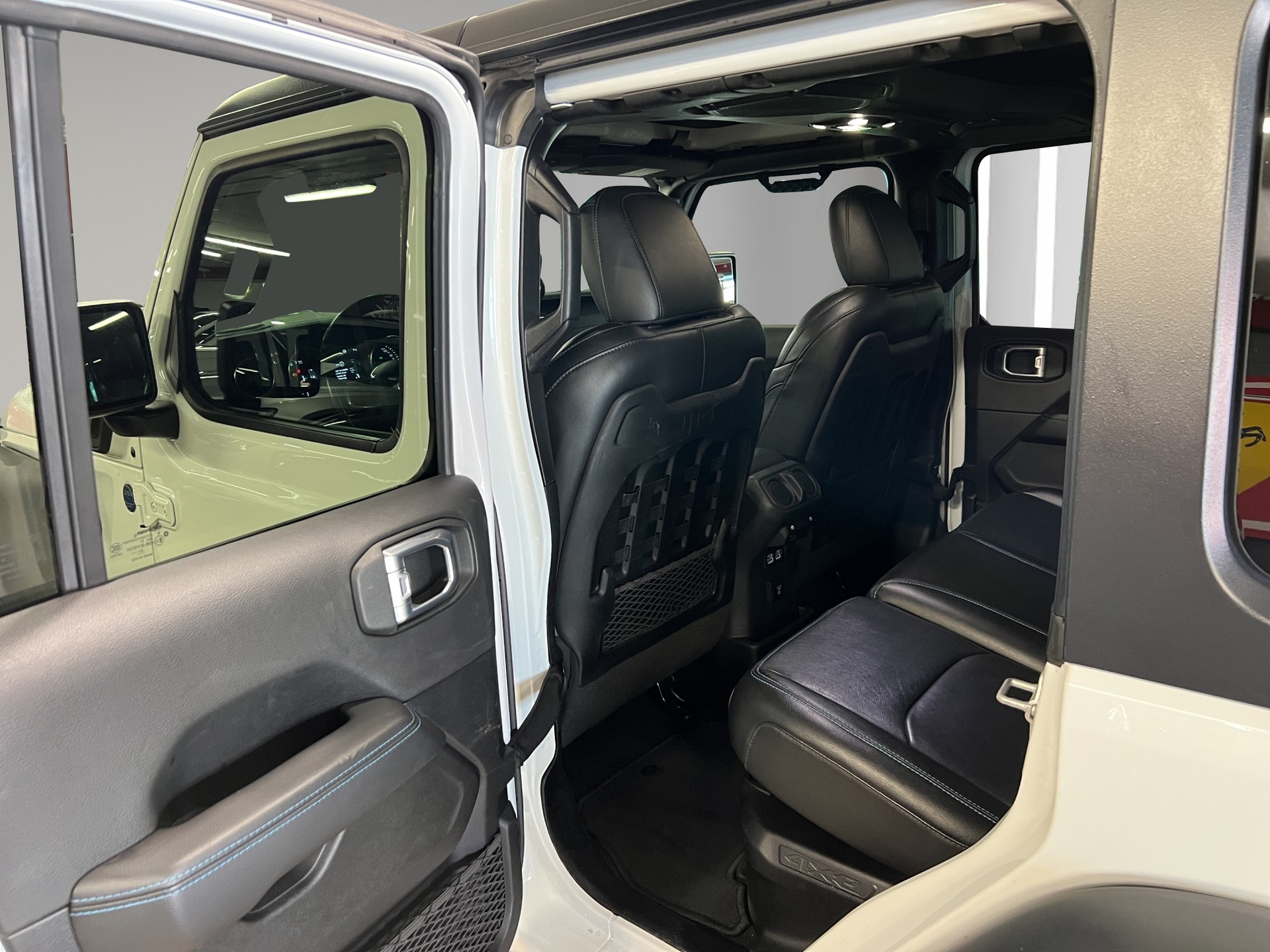 JEEP Wrangler 2.0 PHEV Unlimited Rubicon DT Automatic-image-12