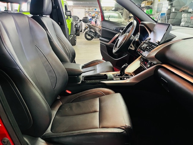MITSUBISHI Eclipse Cross 2.4 PHEV Instyle 4WD-image-11