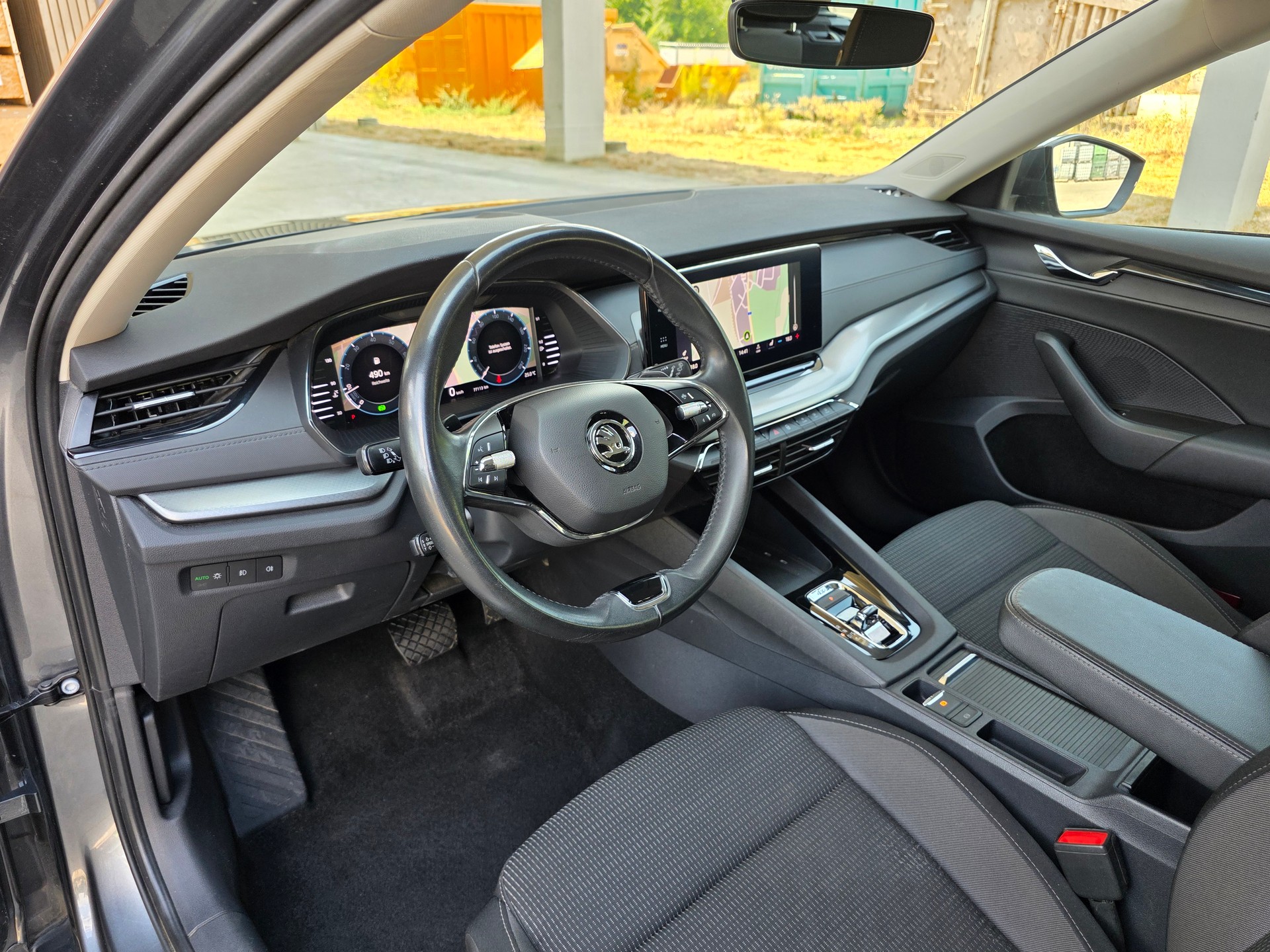 SKODA Octavia Combi 2.0 TSI Ambition DSG 4x4-image-12