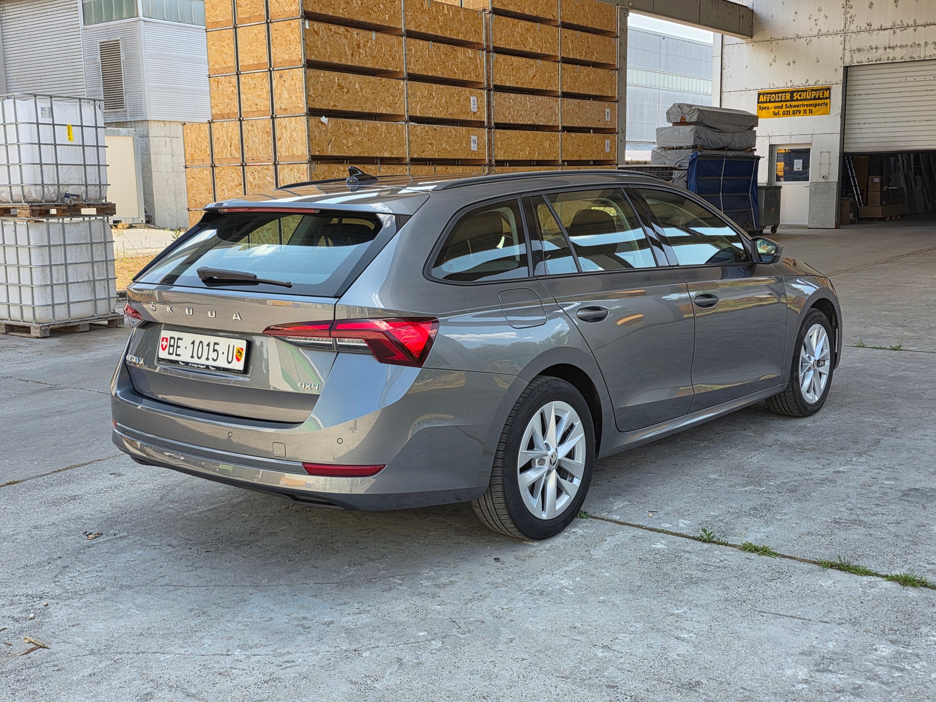 SKODA Octavia Combi 2.0 TSI Ambition DSG 4x4-image-5