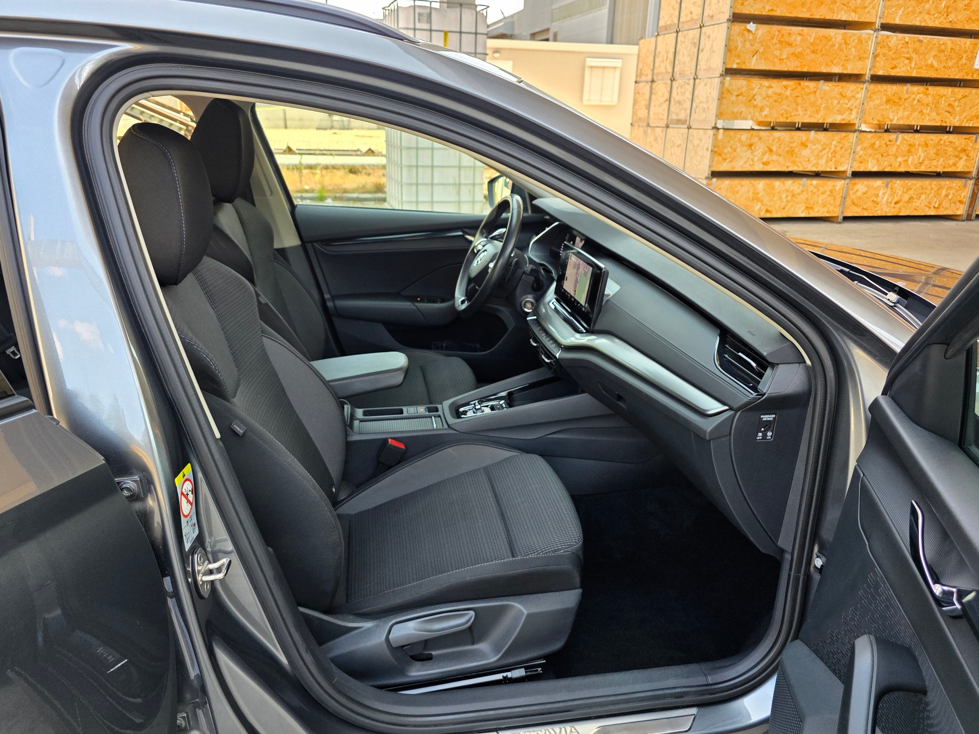 SKODA Octavia Combi 2.0 TSI Ambition DSG 4x4-image-8