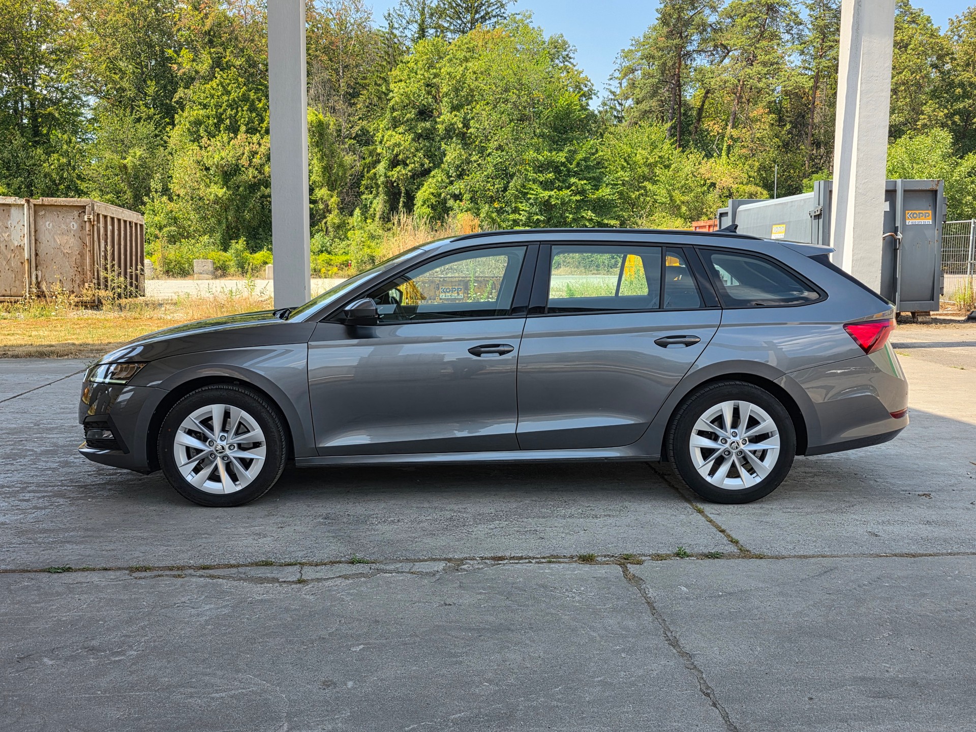 SKODA Octavia Combi 2.0 TSI Ambition DSG 4x4-image-2