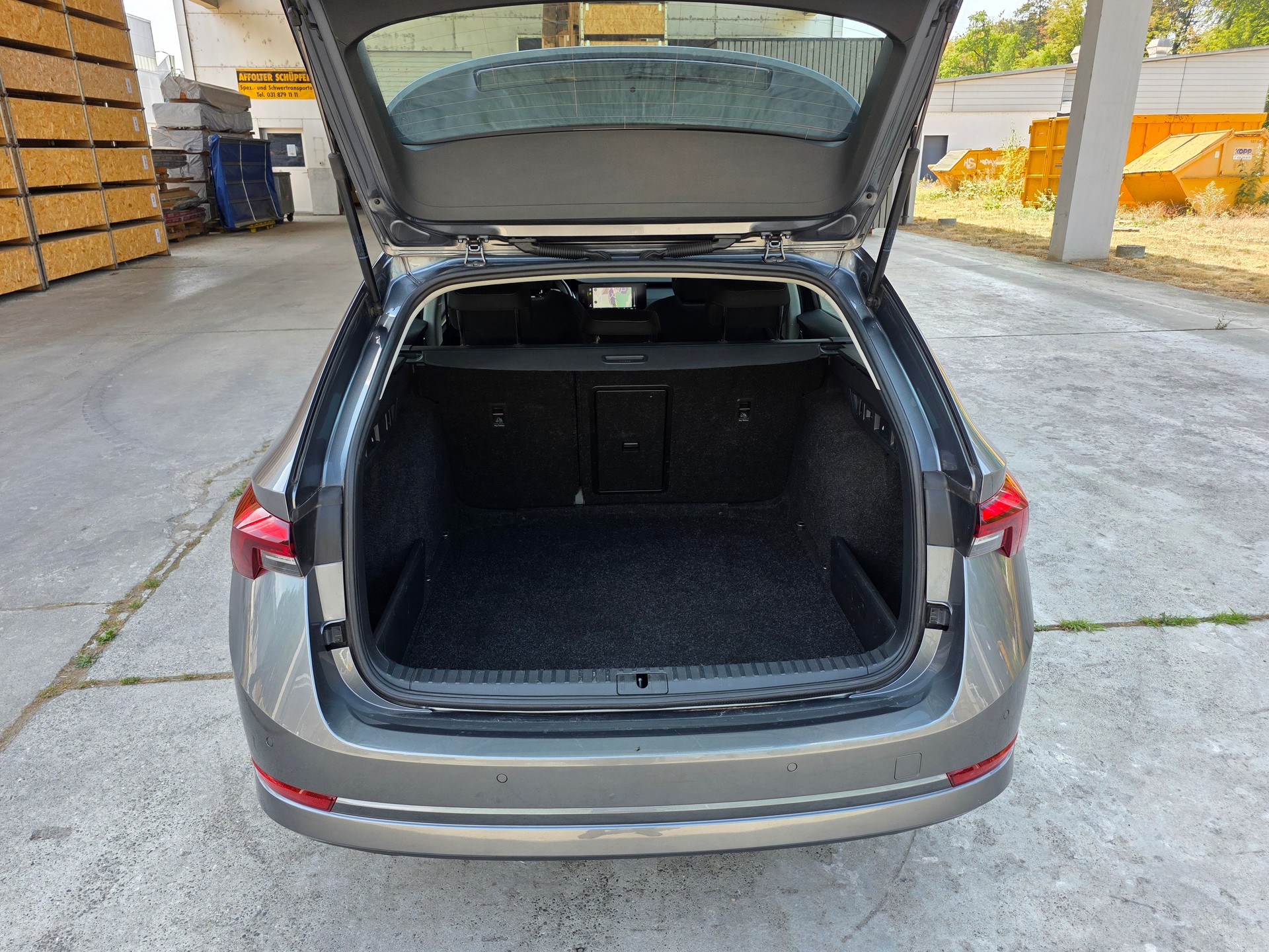 SKODA Octavia Combi 2.0 TSI Ambition DSG 4x4-image-13