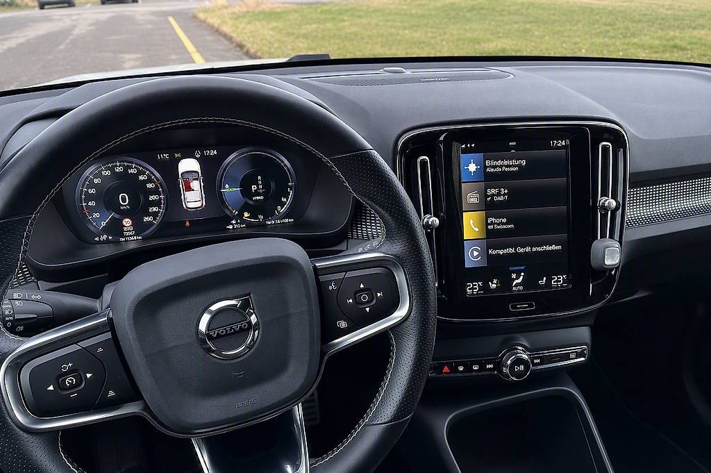 VOLVO XC40-image-3