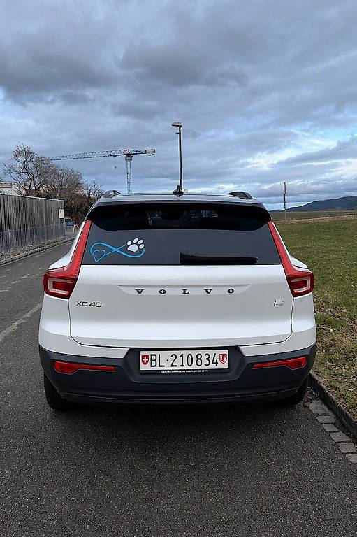 VOLVO XC40-image-2
