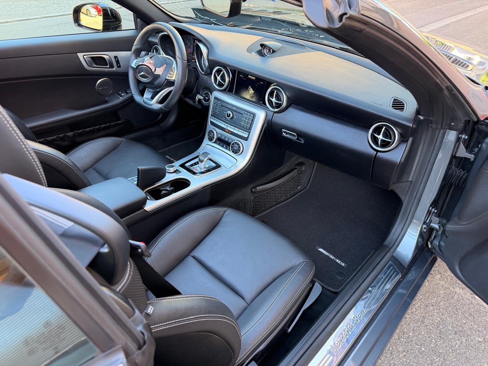 MERCEDES-BENZ SLC 200 9G-Tronic-image-11