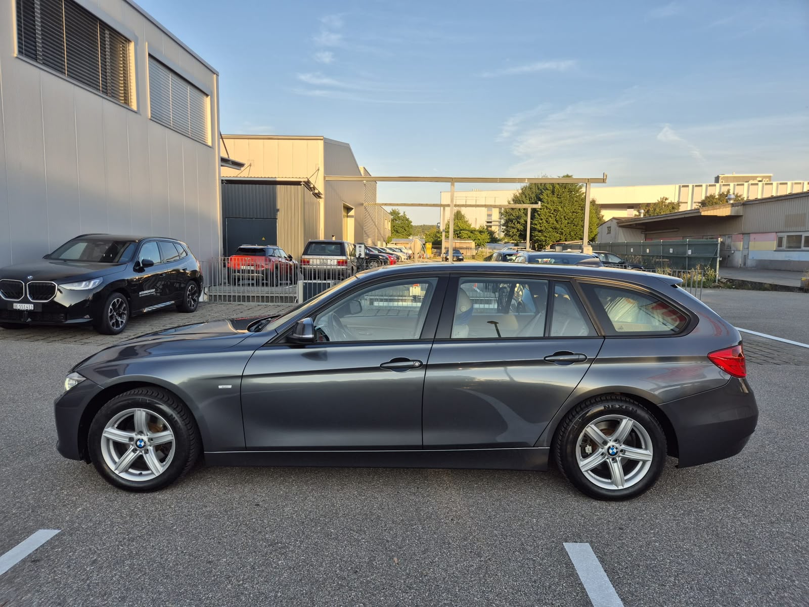 BMW 320i Touring Modern Line Steptronic-image-1