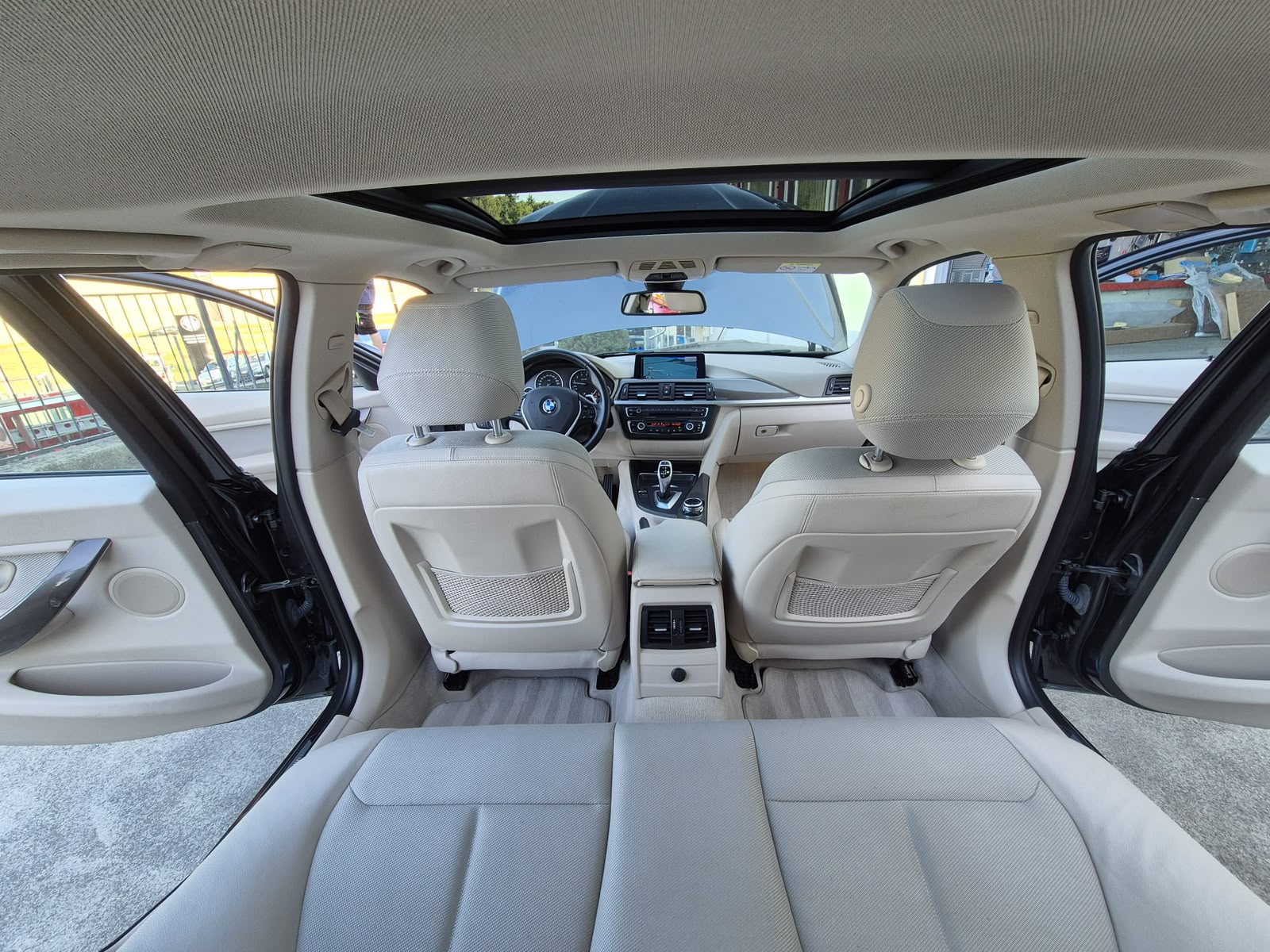 BMW 320i Touring Modern Line Steptronic-image-3