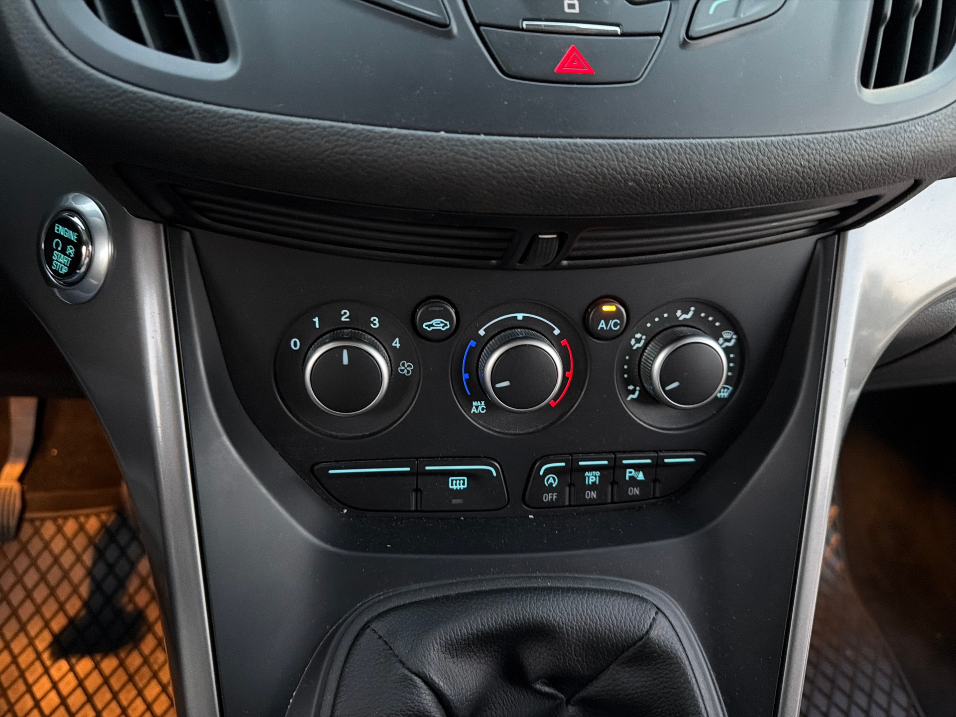 FORD Kuga 1.5 SCTi Freetech 2WD-image-14