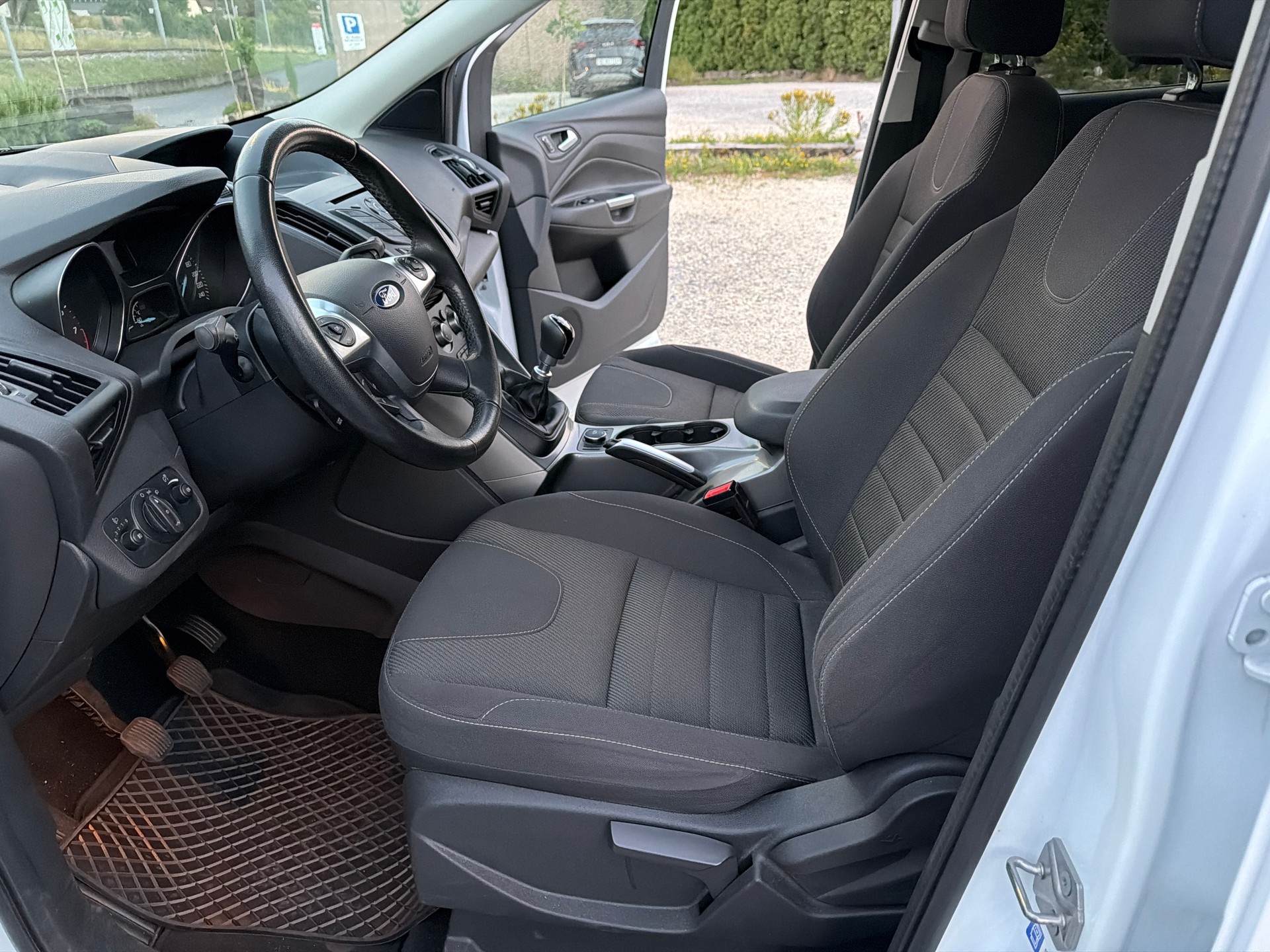 FORD Kuga 1.5 SCTi Freetech 2WD-image-12
