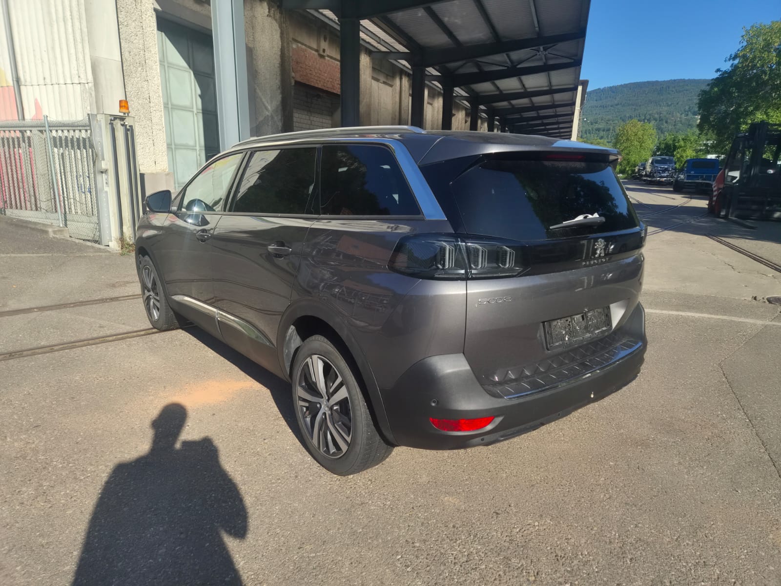 PEUGEOT 5008 136 e-DCS6 Allure Pack-image-1