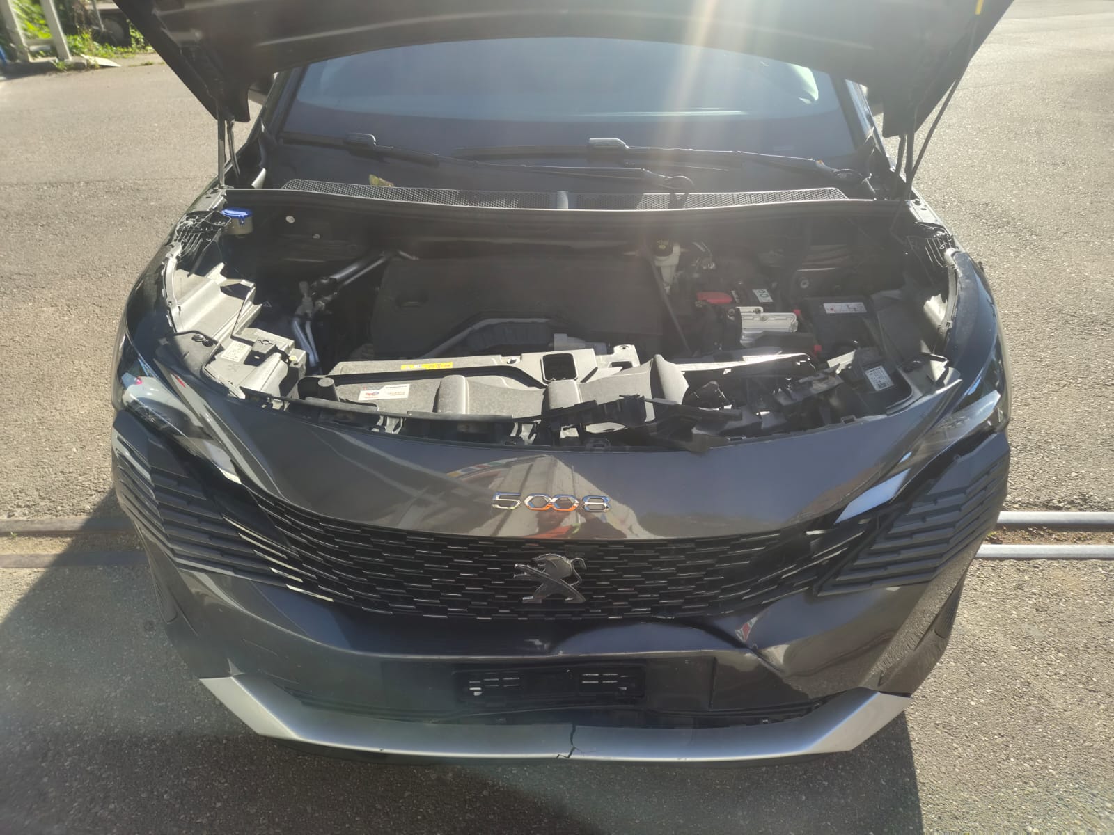 PEUGEOT 5008 136 e-DCS6 Allure Pack-image-3