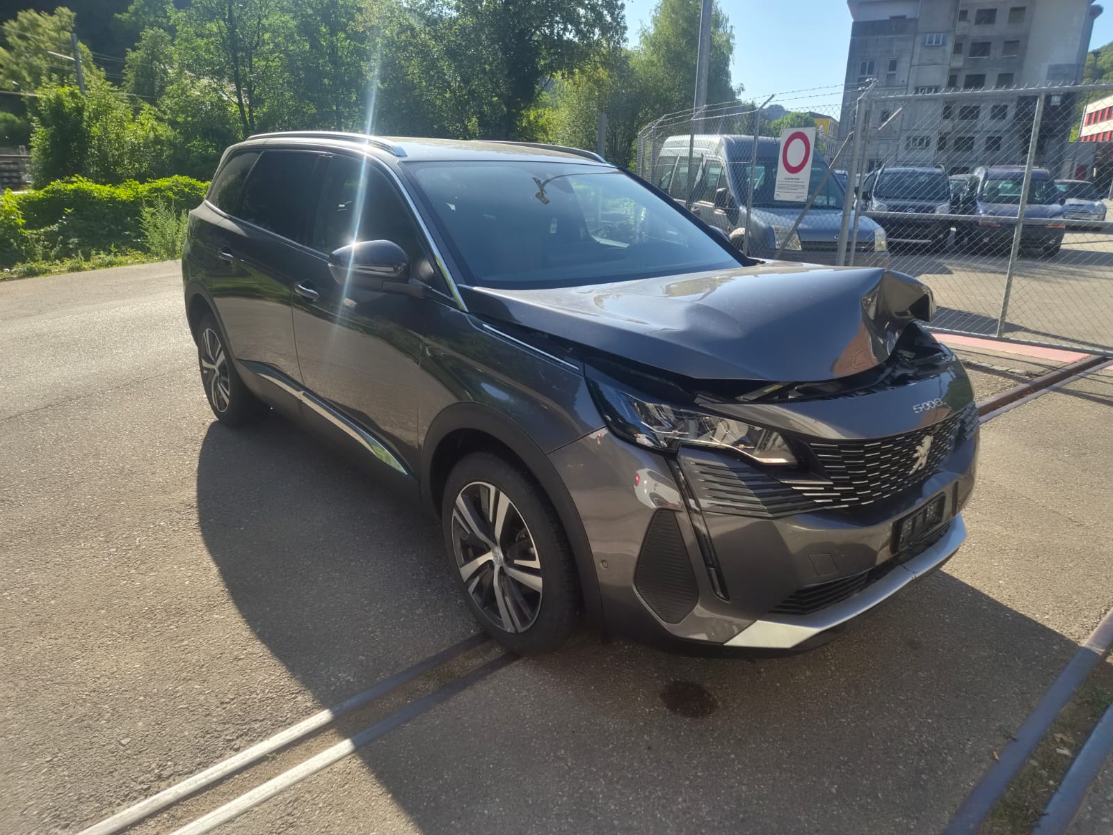 PEUGEOT 5008 136 e-DCS6 Allure Pack-image-0