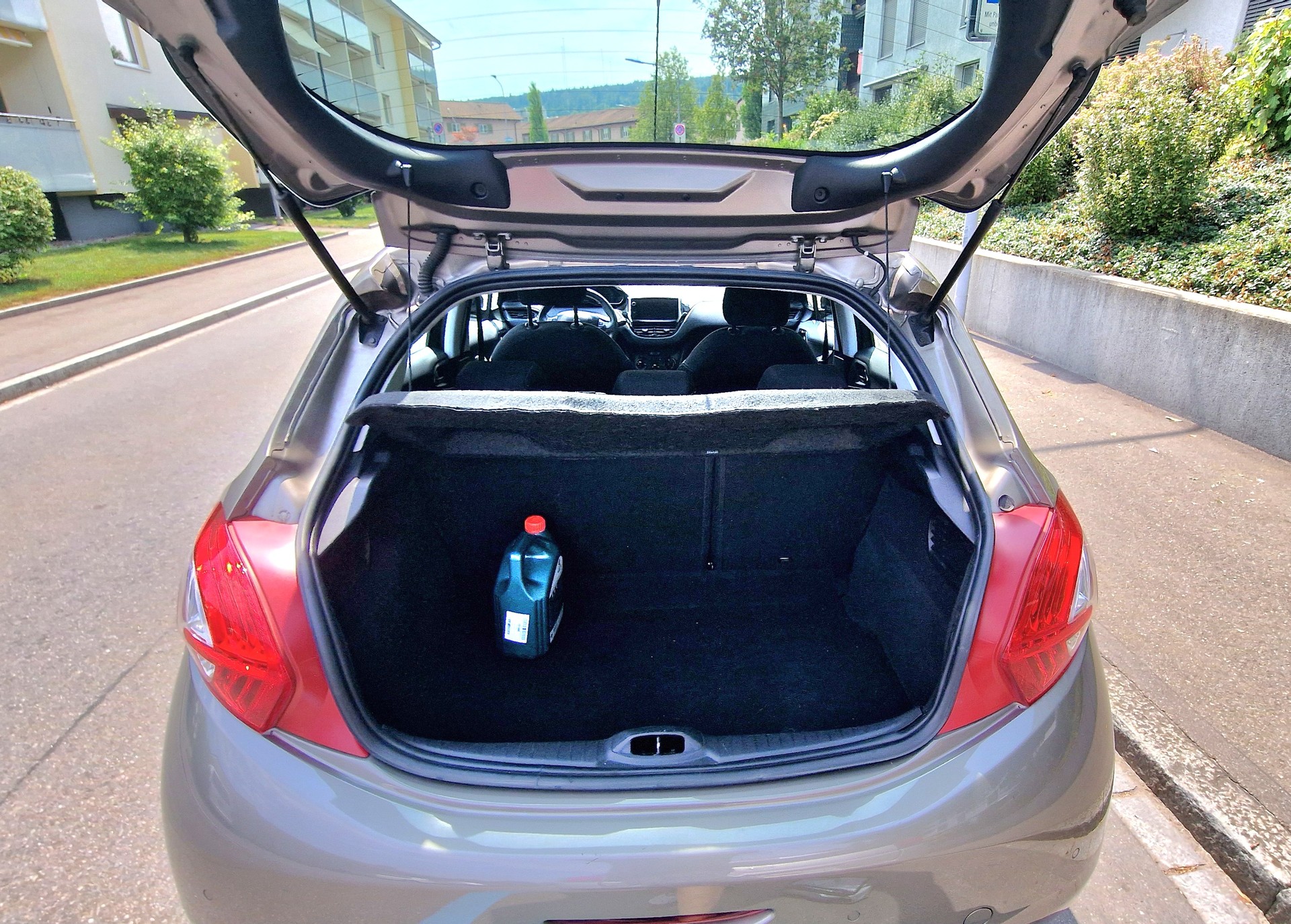 PEUGEOT 1.2 VTi-image-2
