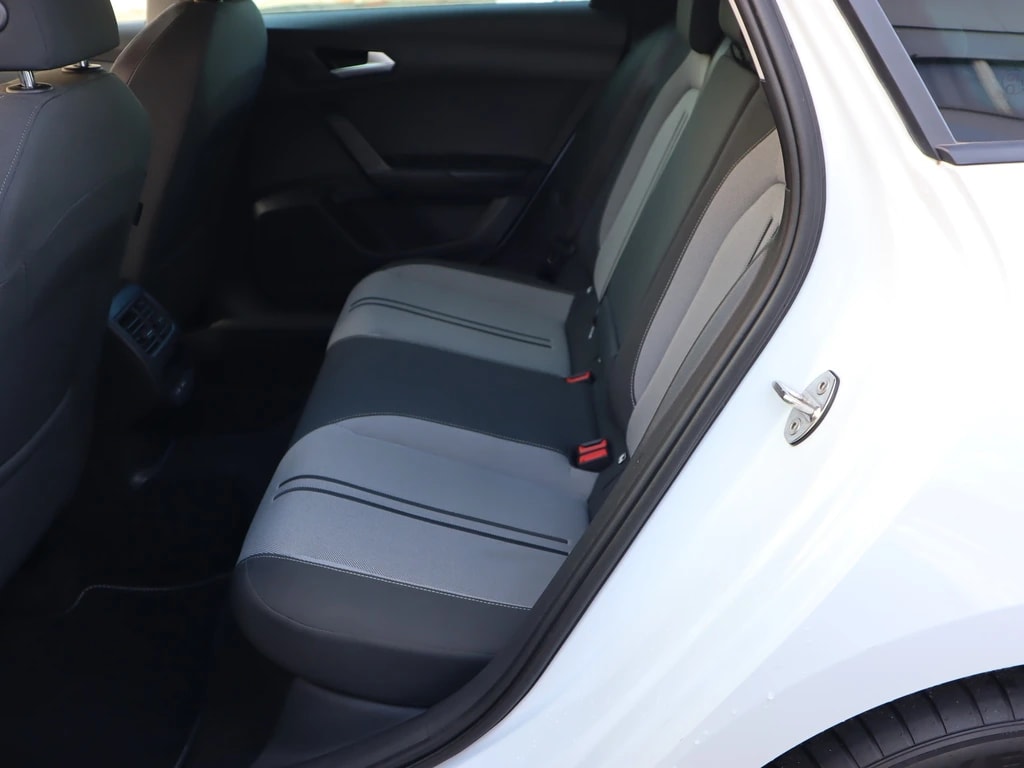 SEAT Leon ST 1.5 eTSI mHEV DSG Style ** Gr.Navi ** Parkhilfe v+h ** Full LED Scheinwerfer **-image-11