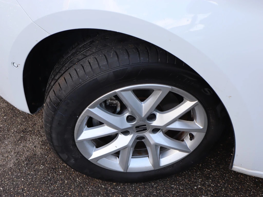 SEAT Leon ST 1.5 eTSI mHEV DSG Style ** Gr.Navi ** Parkhilfe v+h ** Full LED Scheinwerfer **-image-12