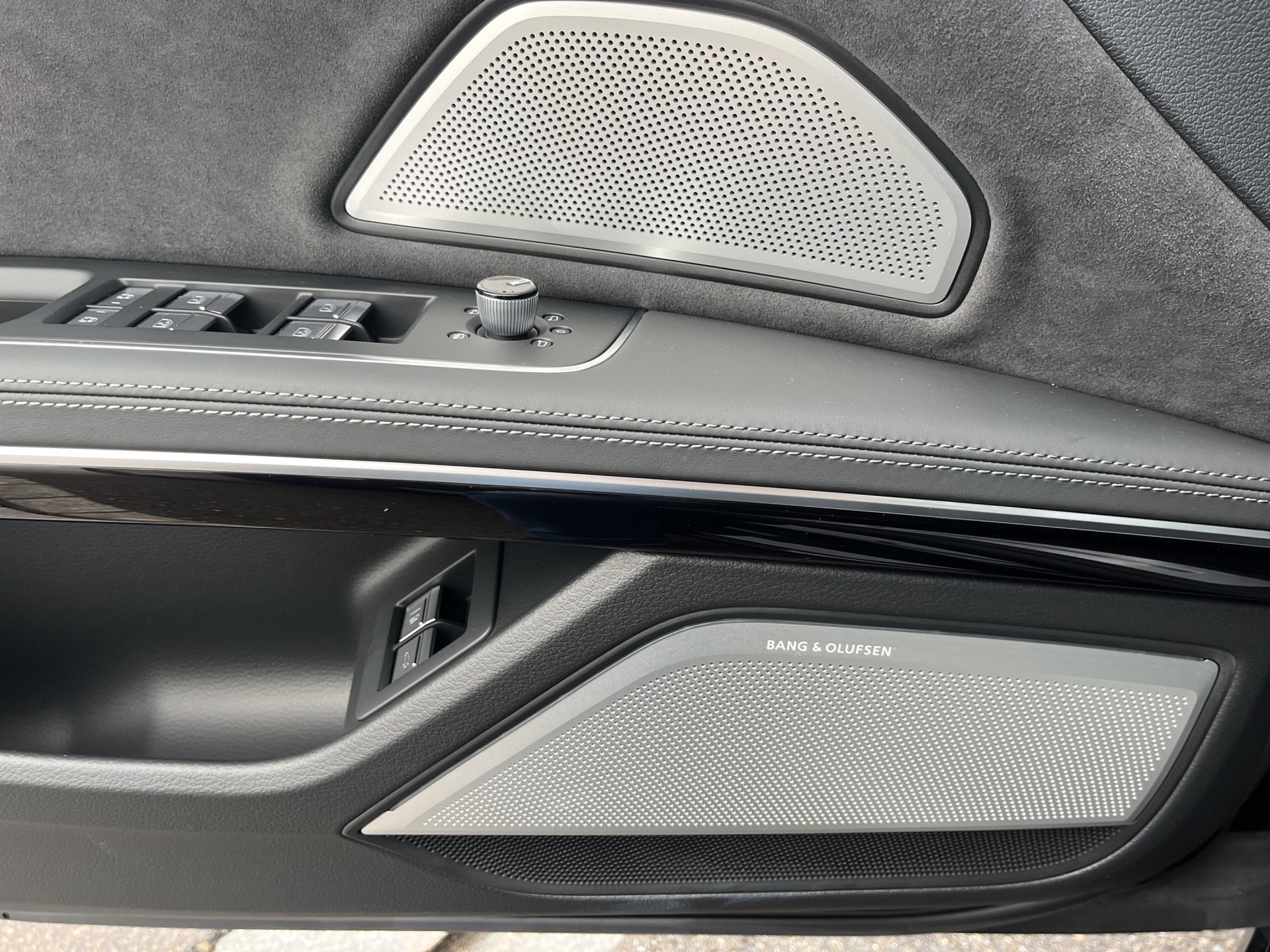 AUDI A8 60 TFSI e quattro tiptronic*S-Sportsitze PLUS, AHK, B&O Advanced, Allradlenkung, Optikpaket-schwarz, (5-Jahre Garantie)-image-19