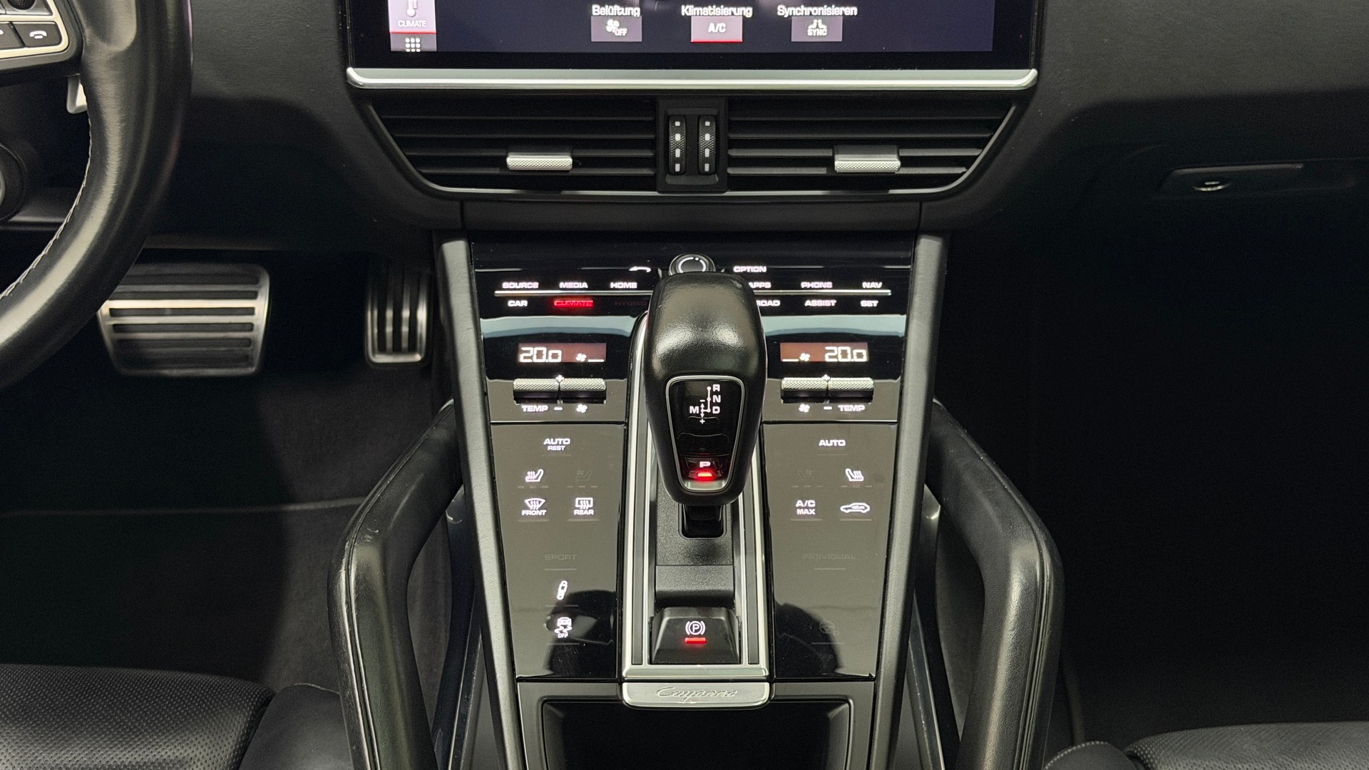 PORSCHE Cayenne Turbo Coupé-image-13